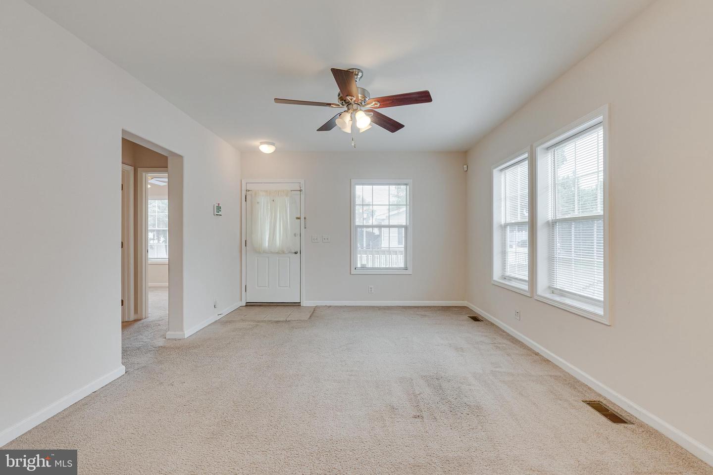 14511 LAKE CENTRAL DR, CHANTILLY, Virginia 20151, 3 Bedrooms Bedrooms, ,2 BathroomsBathrooms,Residential,For sale,14511 LAKE CENTRAL DR,VAFX2247892 MLS # VAFX2247892