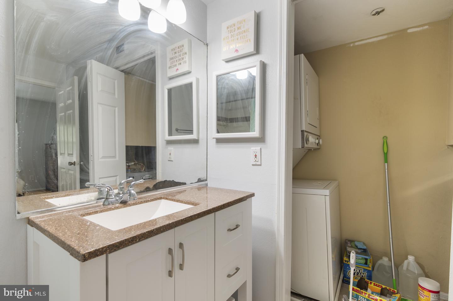 3311 WYNDHAM CIR #2196, ALEXANDRIA, Virginia 22302, 1 Bedroom Bedrooms, ,1 BathroomBathrooms,Residential,For sale,3311 WYNDHAM CIR #2196,VAAX2046610 MLS # VAAX2046610