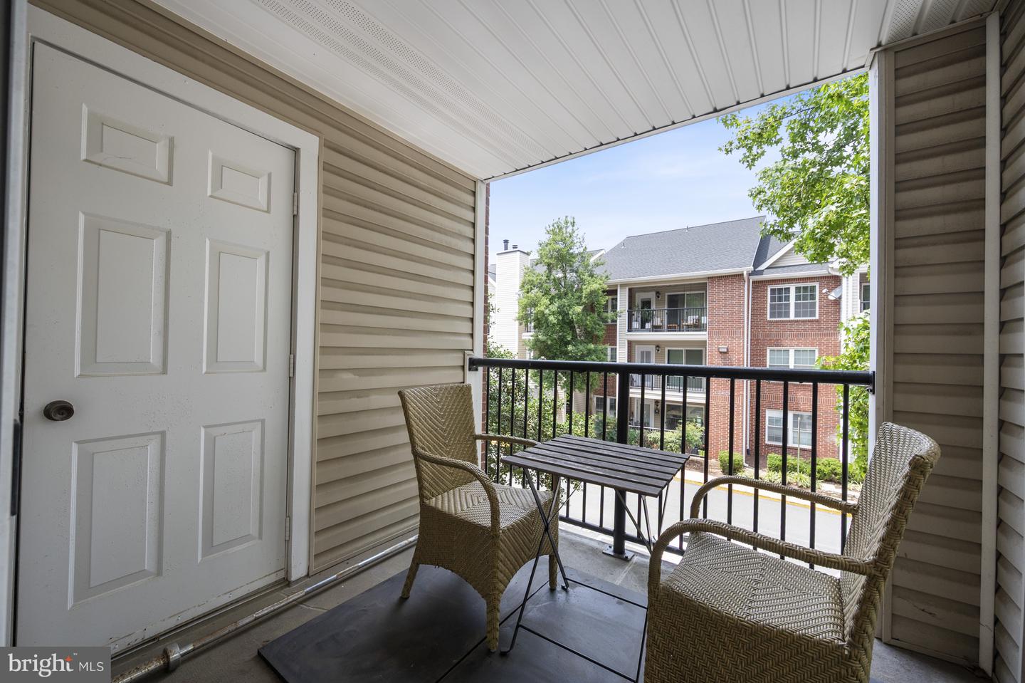 3311 WYNDHAM CIR #2196, ALEXANDRIA, Virginia 22302, 1 Bedroom Bedrooms, ,1 BathroomBathrooms,Residential,For sale,3311 WYNDHAM CIR #2196,VAAX2046610 MLS # VAAX2046610