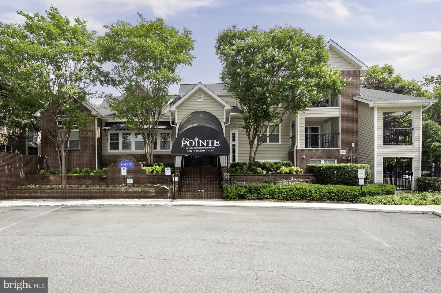 3311 WYNDHAM CIR #2196, ALEXANDRIA, Virginia 22302, 1 Bedroom Bedrooms, ,1 BathroomBathrooms,Residential,For sale,3311 WYNDHAM CIR #2196,VAAX2046610 MLS # VAAX2046610