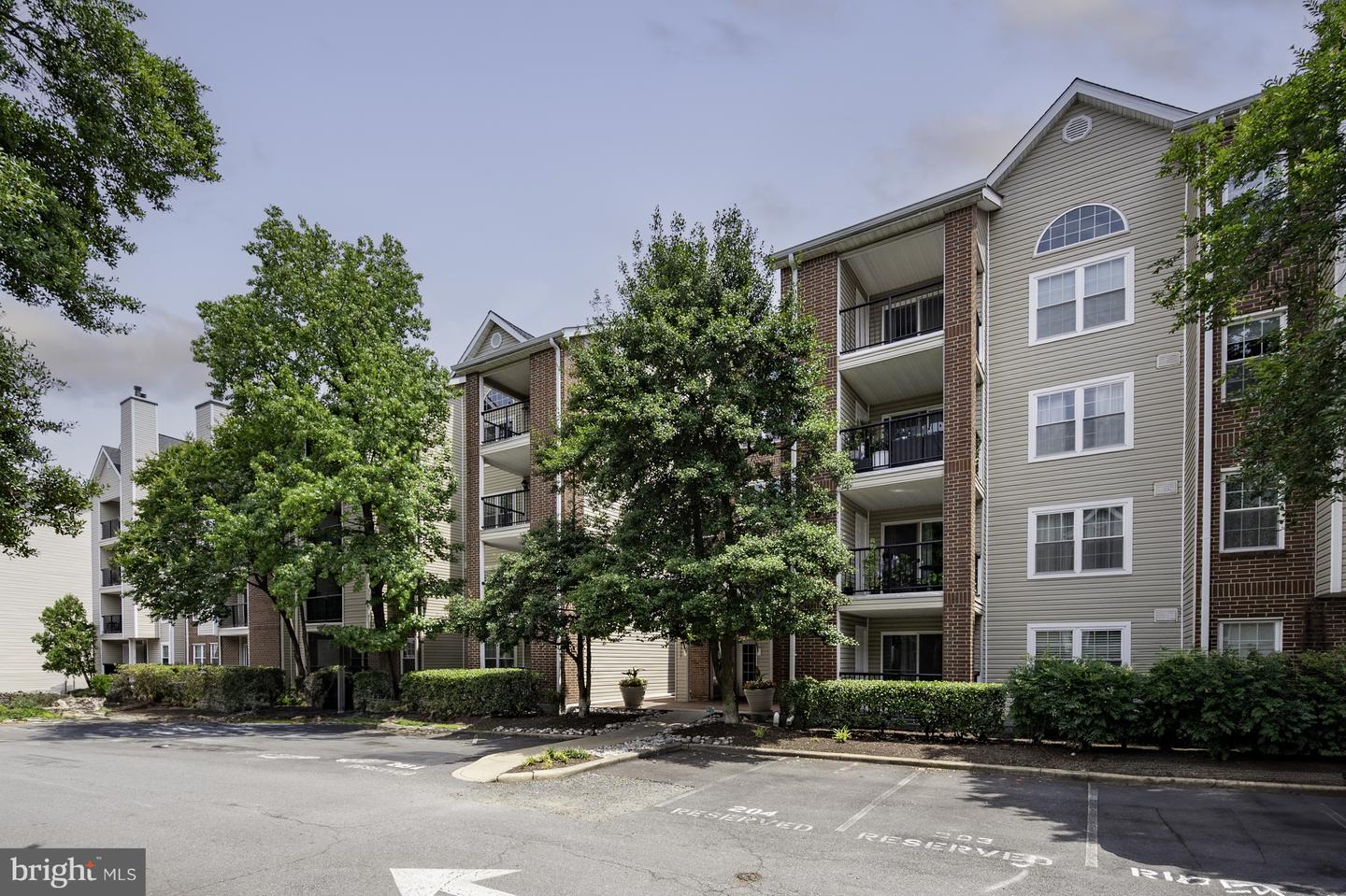 3311 WYNDHAM CIR #2196, ALEXANDRIA, Virginia 22302, 1 Bedroom Bedrooms, ,1 BathroomBathrooms,Residential,For sale,3311 WYNDHAM CIR #2196,VAAX2046610 MLS # VAAX2046610