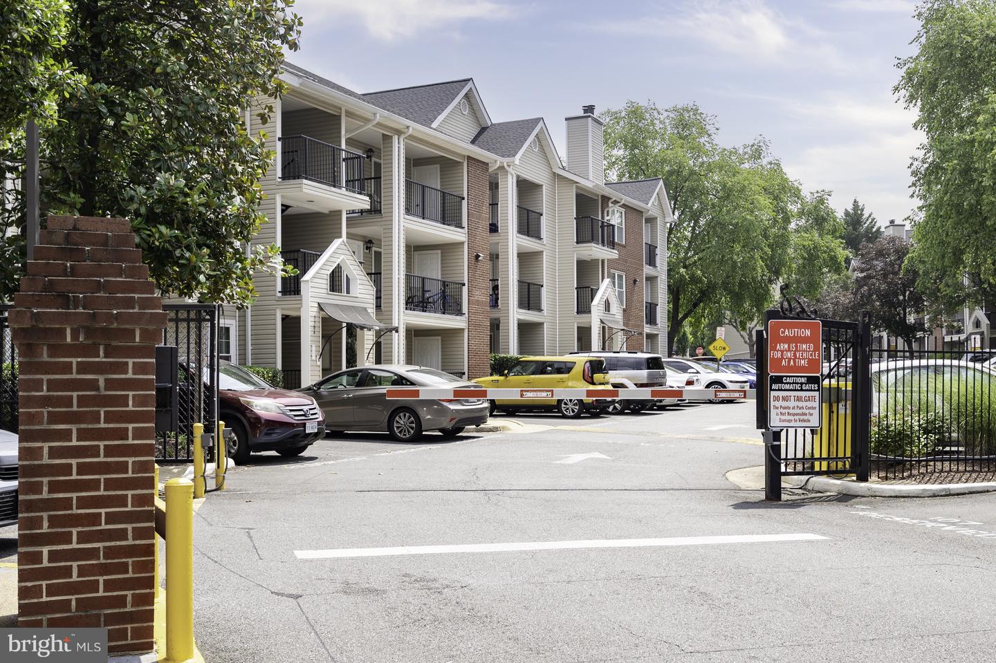 3311 WYNDHAM CIR #2196, ALEXANDRIA, Virginia 22302, 1 Bedroom Bedrooms, ,1 BathroomBathrooms,Residential,For sale,3311 WYNDHAM CIR #2196,VAAX2046610 MLS # VAAX2046610