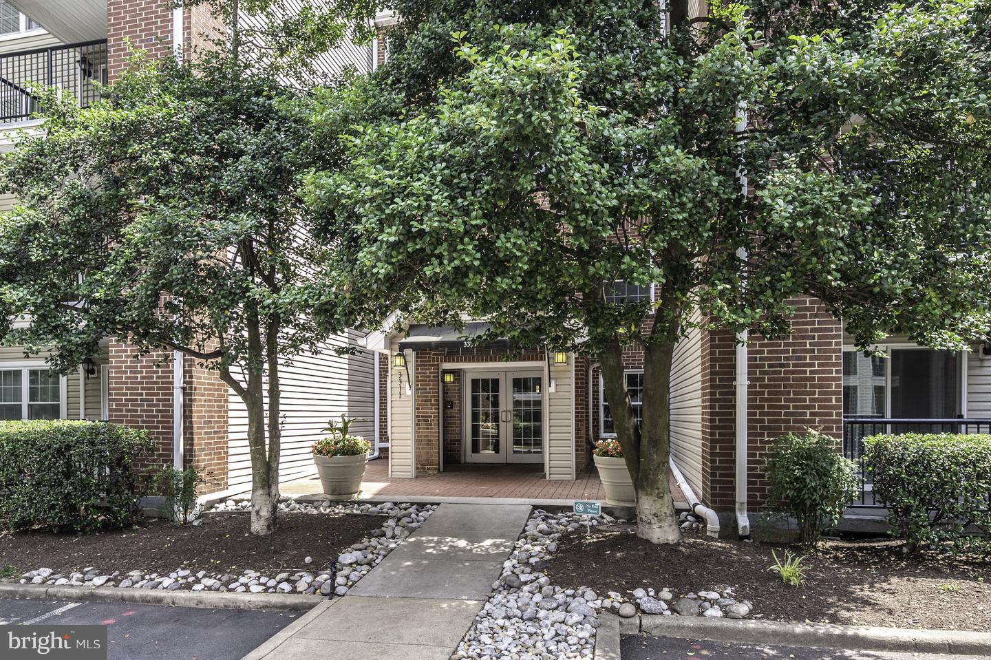 3311 WYNDHAM CIR #2196, ALEXANDRIA, Virginia 22302, 1 Bedroom Bedrooms, ,1 BathroomBathrooms,Residential,For sale,3311 WYNDHAM CIR #2196,VAAX2046610 MLS # VAAX2046610