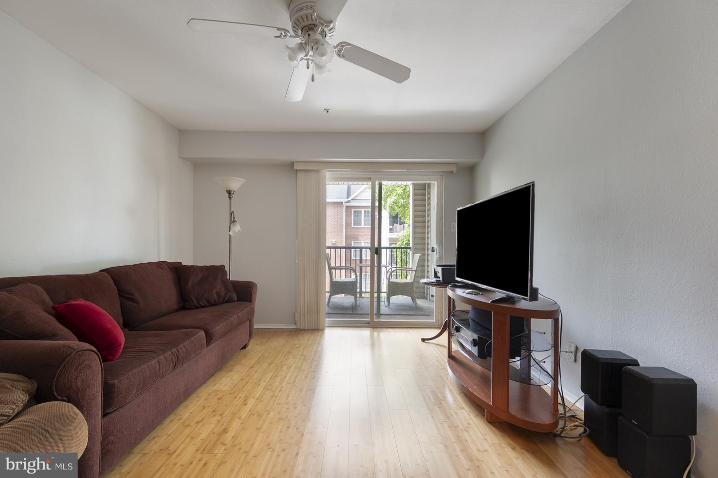 3311 WYNDHAM CIR #2196, ALEXANDRIA, Virginia 22302, 1 Bedroom Bedrooms, ,1 BathroomBathrooms,Residential,For sale,3311 WYNDHAM CIR #2196,VAAX2046610 MLS # VAAX2046610
