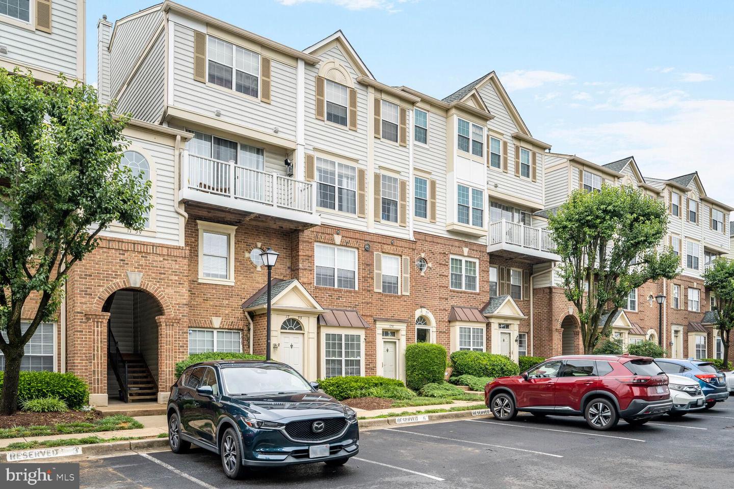 1735 BRADDOCK PL #301, ALEXANDRIA, Virginia 22302, 2 Bedrooms Bedrooms, ,2 BathroomsBathrooms,Residential,For sale,1735 BRADDOCK PL #301,VAAX2046612 MLS # VAAX2046612