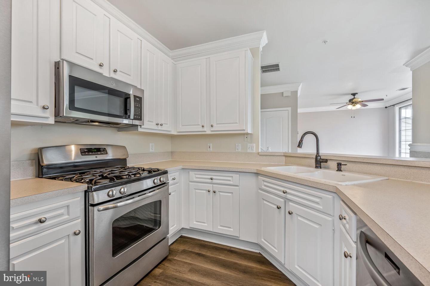 1735 BRADDOCK PL #301, ALEXANDRIA, Virginia 22302, 2 Bedrooms Bedrooms, ,2 BathroomsBathrooms,Residential,For sale,1735 BRADDOCK PL #301,VAAX2046612 MLS # VAAX2046612