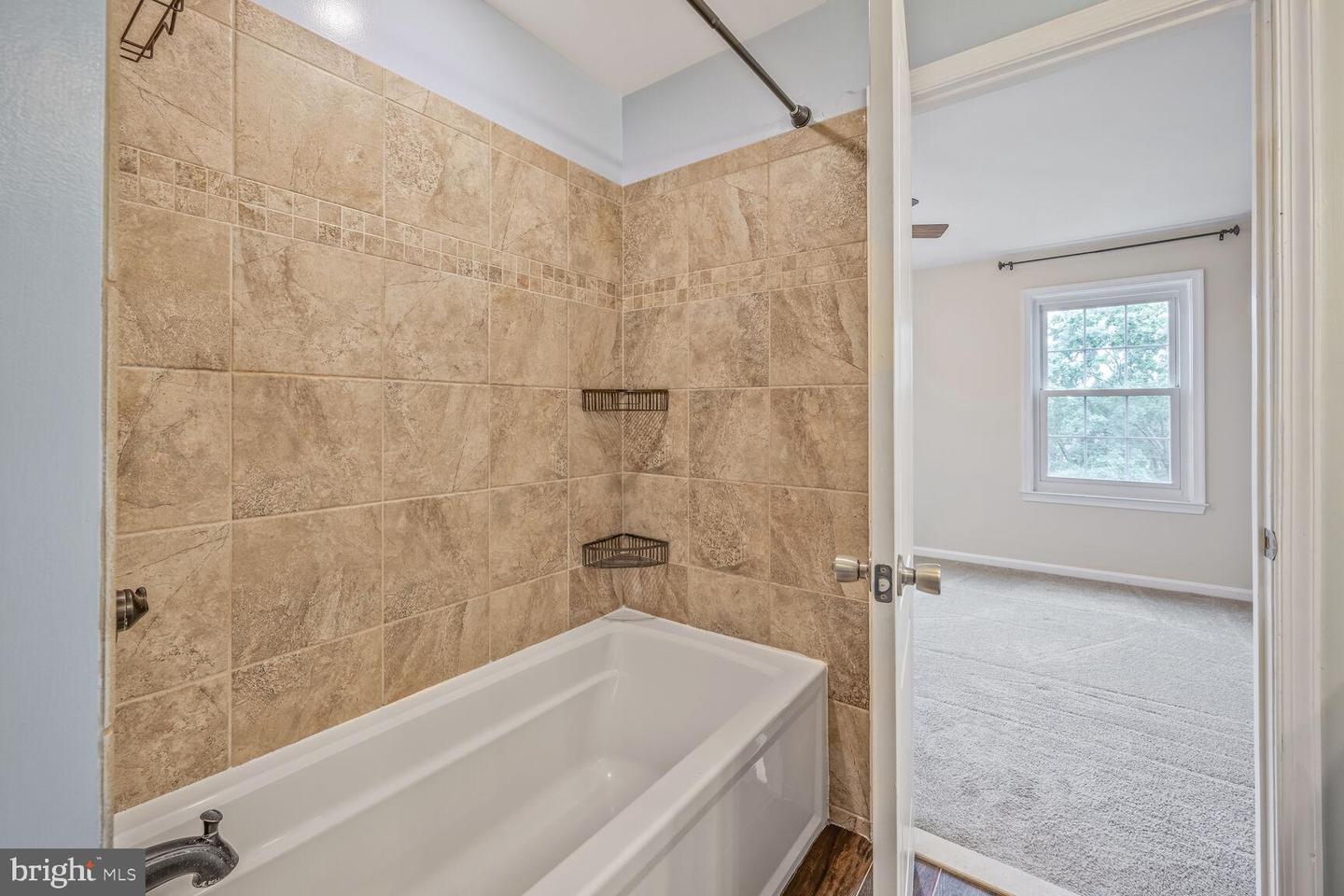 1735 BRADDOCK PL #301, ALEXANDRIA, Virginia 22302, 2 Bedrooms Bedrooms, ,2 BathroomsBathrooms,Residential,For sale,1735 BRADDOCK PL #301,VAAX2046612 MLS # VAAX2046612