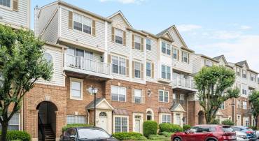 1735 BRADDOCK PL #301, ALEXANDRIA, Virginia 22302, 2 Bedrooms Bedrooms, ,2 BathroomsBathrooms,Residential,For sale,1735 BRADDOCK PL #301,VAAX2046612 MLS # VAAX2046612