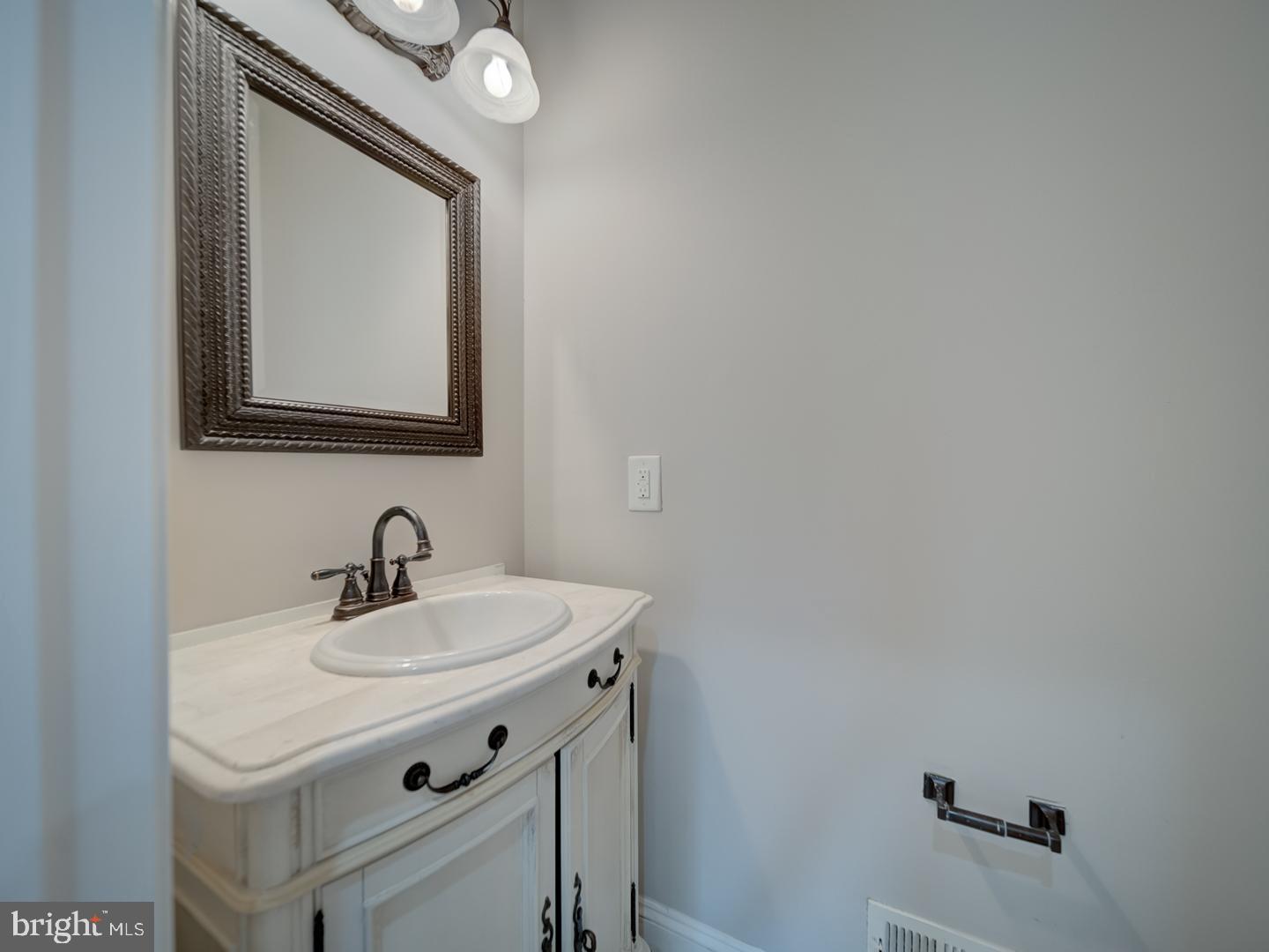 8429 LINK HILLS LOOP, GAINESVILLE, Virginia 20155, 4 Bedrooms Bedrooms, ,4 BathroomsBathrooms,Residential,For sale,8429 LINK HILLS LOOP,VAPW2097330 MLS # VAPW2097330