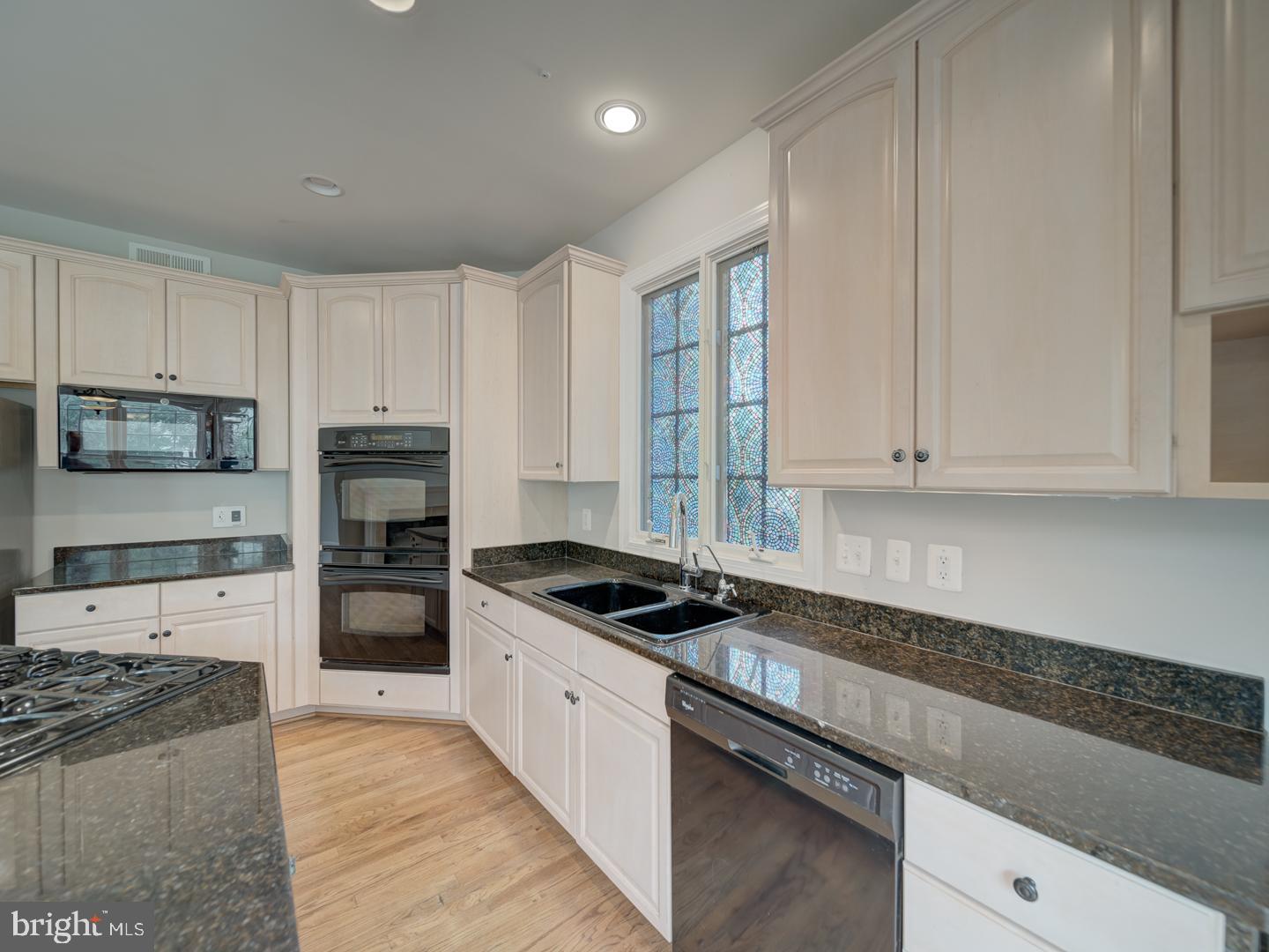 8429 LINK HILLS LOOP, GAINESVILLE, Virginia 20155, 4 Bedrooms Bedrooms, ,4 BathroomsBathrooms,Residential,For sale,8429 LINK HILLS LOOP,VAPW2097330 MLS # VAPW2097330