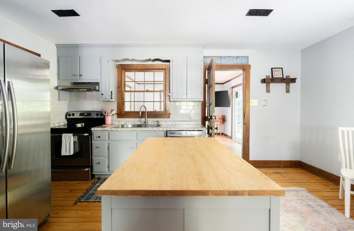 5913 WILLOWBRANCH DR, NORTH CHESTERFIELD, Virginia 23224, 3 Bedrooms Bedrooms, ,2 BathroomsBathrooms,Residential,For sale,5913 WILLOWBRANCH DR,VACF2001200 MLS # VACF2001200