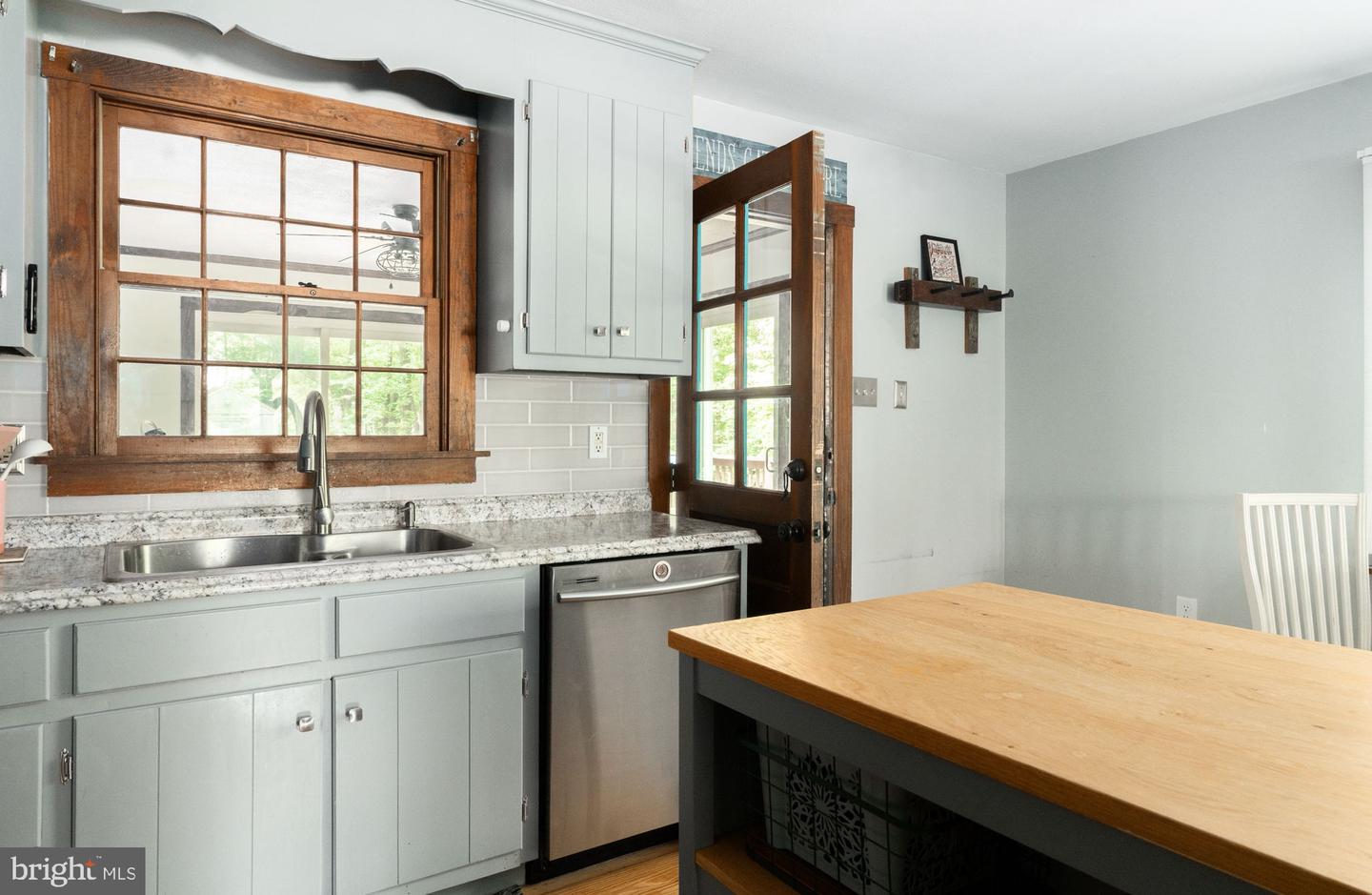 5913 WILLOWBRANCH DR, NORTH CHESTERFIELD, Virginia 23224, 3 Bedrooms Bedrooms, ,2 BathroomsBathrooms,Residential,For sale,5913 WILLOWBRANCH DR,VACF2001200 MLS # VACF2001200