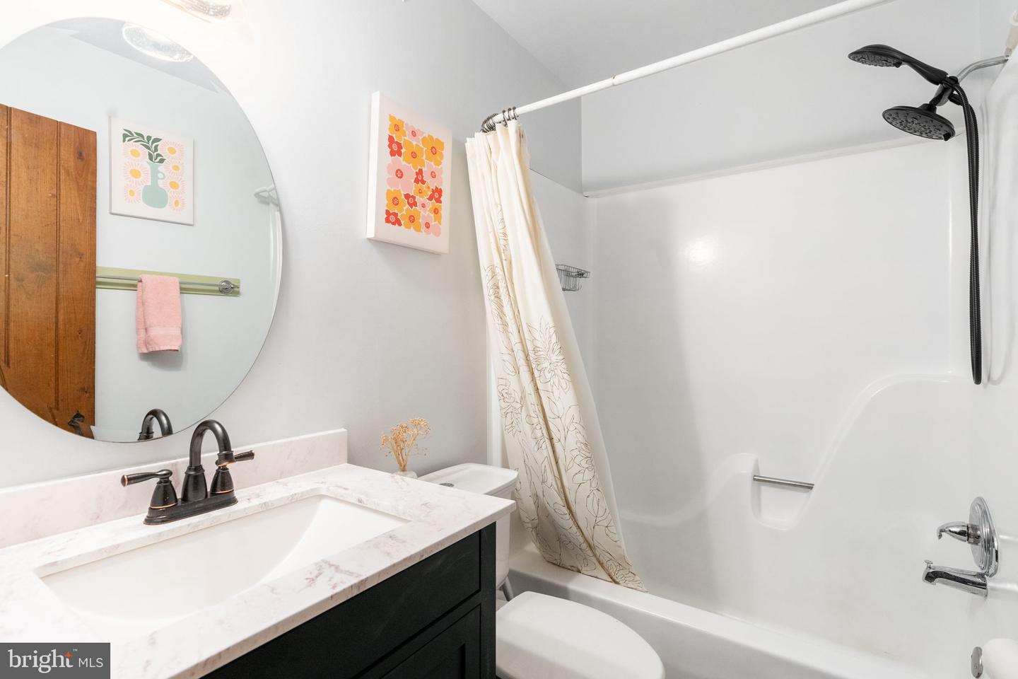 5913 WILLOWBRANCH DR, NORTH CHESTERFIELD, Virginia 23224, 3 Bedrooms Bedrooms, ,2 BathroomsBathrooms,Residential,For sale,5913 WILLOWBRANCH DR,VACF2001200 MLS # VACF2001200