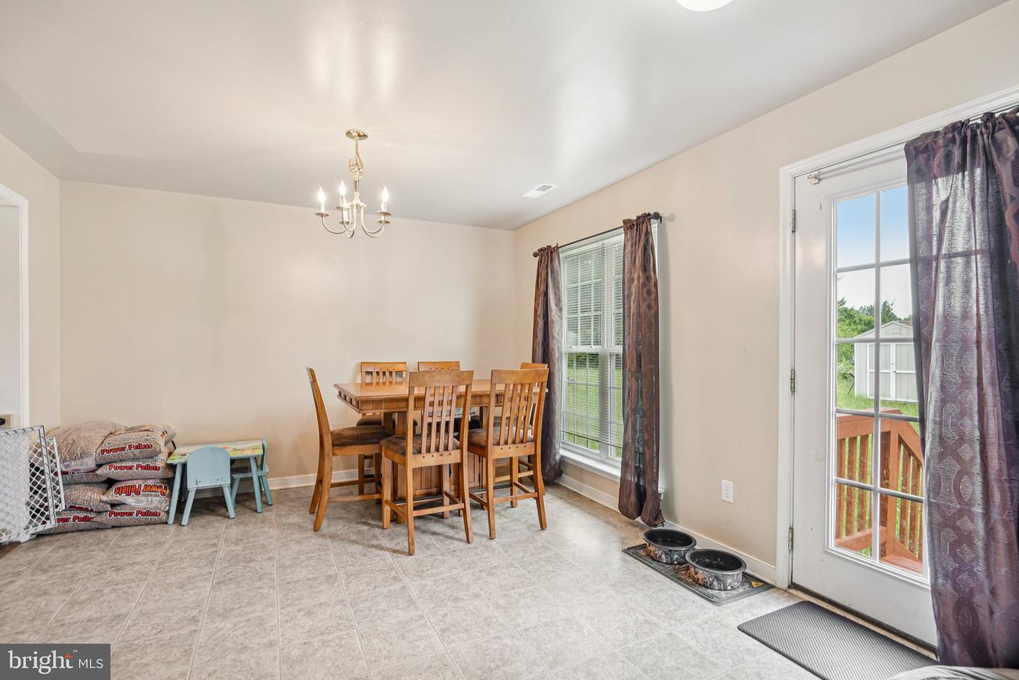 6373 FARM RIDGE DR, MIDLAND, Virginia 22728, 4 Bedrooms Bedrooms, ,2 BathroomsBathrooms,Residential,For sale,6373 FARM RIDGE DR,VAFQ2017110 MLS # VAFQ2017110