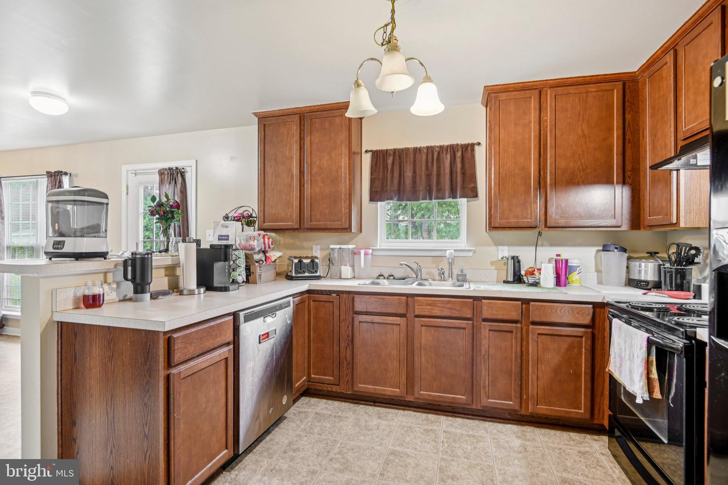6373 FARM RIDGE DR, MIDLAND, Virginia 22728, 4 Bedrooms Bedrooms, ,2 BathroomsBathrooms,Residential,For sale,6373 FARM RIDGE DR,VAFQ2017110 MLS # VAFQ2017110