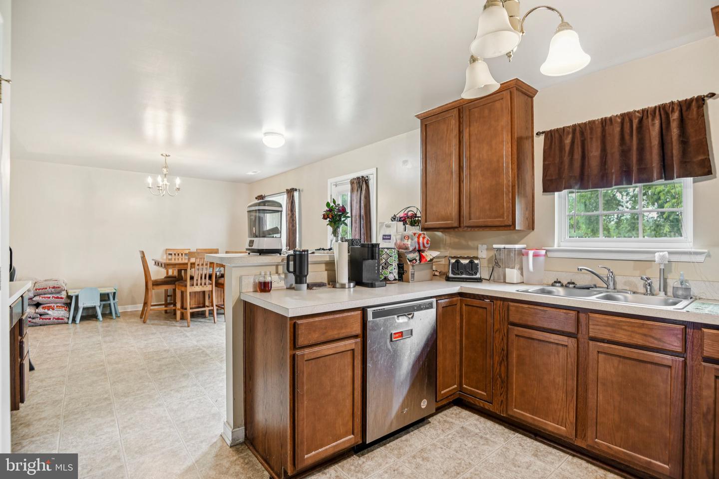 6373 FARM RIDGE DR, MIDLAND, Virginia 22728, 4 Bedrooms Bedrooms, ,2 BathroomsBathrooms,Residential,For sale,6373 FARM RIDGE DR,VAFQ2017110 MLS # VAFQ2017110