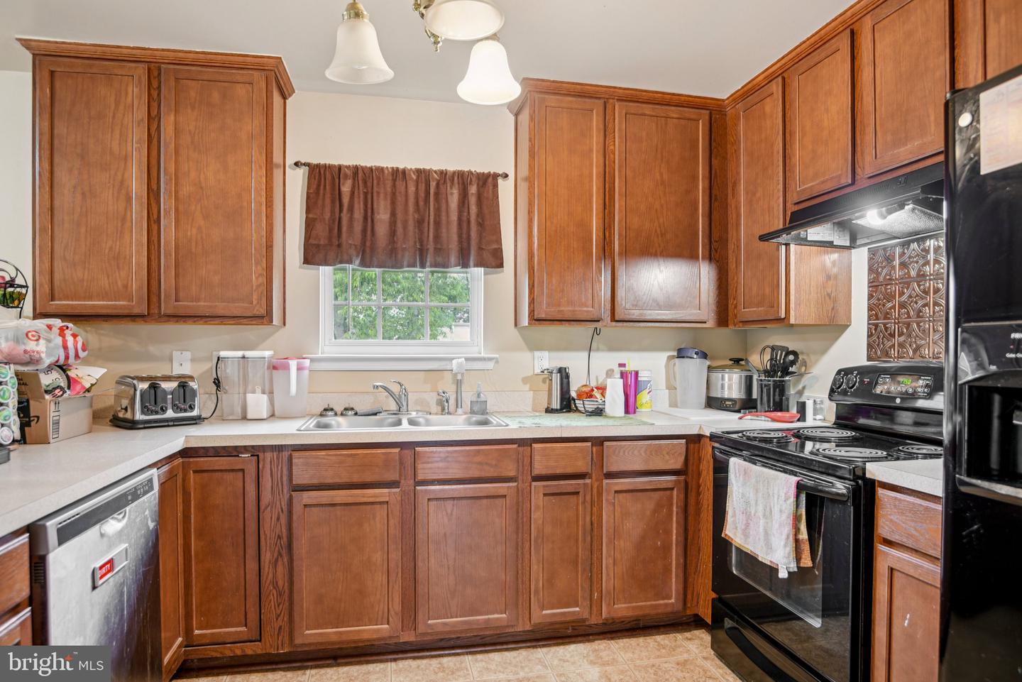 6373 FARM RIDGE DR, MIDLAND, Virginia 22728, 4 Bedrooms Bedrooms, ,2 BathroomsBathrooms,Residential,For sale,6373 FARM RIDGE DR,VAFQ2017110 MLS # VAFQ2017110