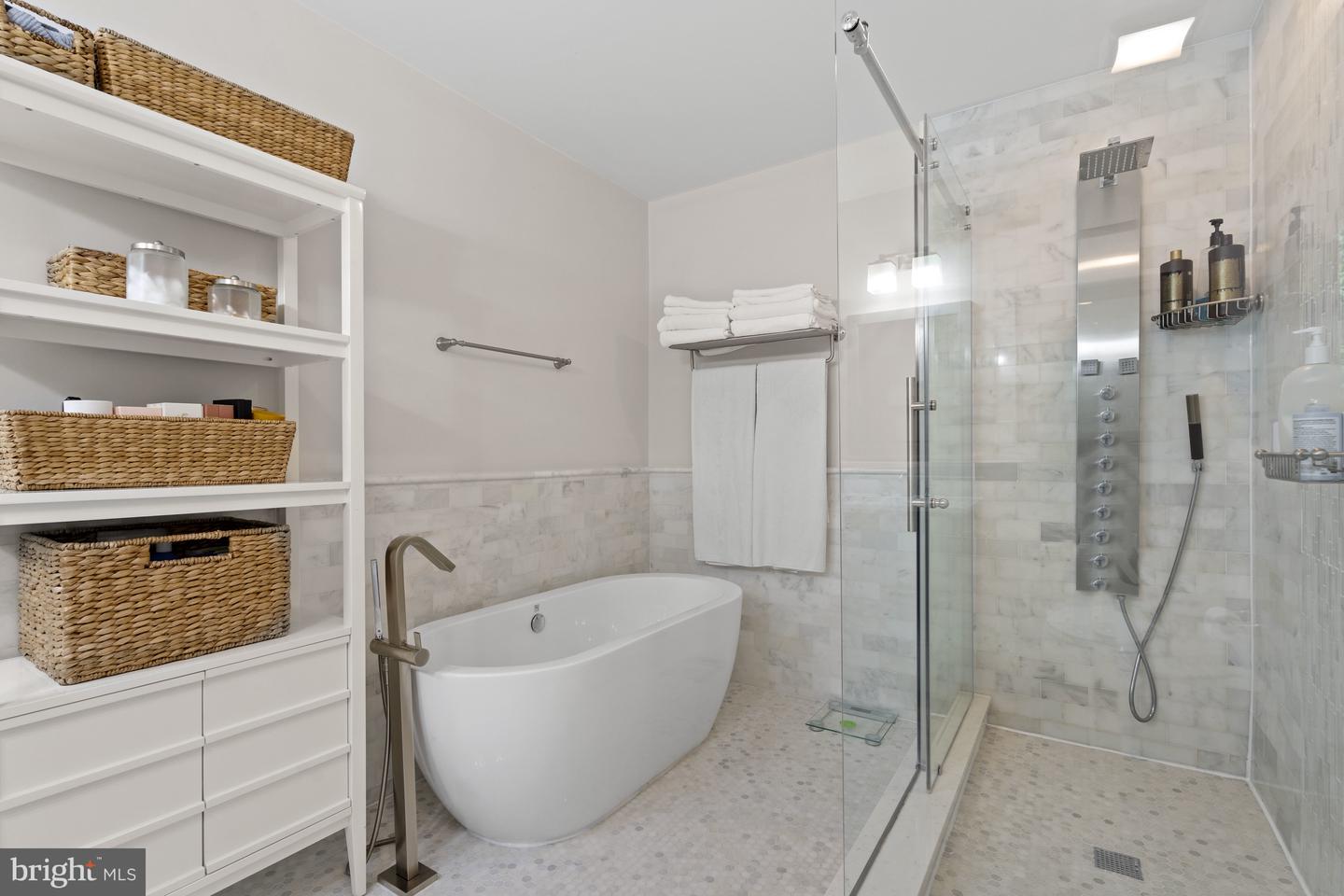 2819 BELLEVUE TER NW, WASHINGTON, District Of Columbia 20007, 5 Bedrooms Bedrooms, ,4 BathroomsBathrooms,Residential,For sale,2819 BELLEVUE TER NW,DCDC2206438 MLS # DCDC2206438
