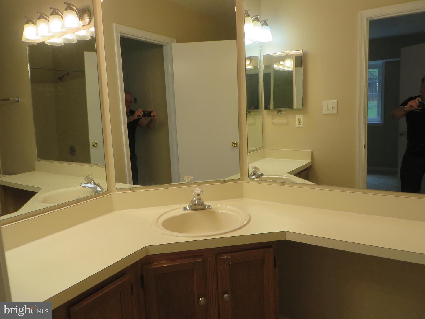 6915 VICTORIA DR #C, ALEXANDRIA, Virginia 22310, 2 Bedrooms Bedrooms, ,2 BathroomsBathrooms,Residential,For sale,6915 VICTORIA DR #C,VAFX2248902 MLS # VAFX2248902