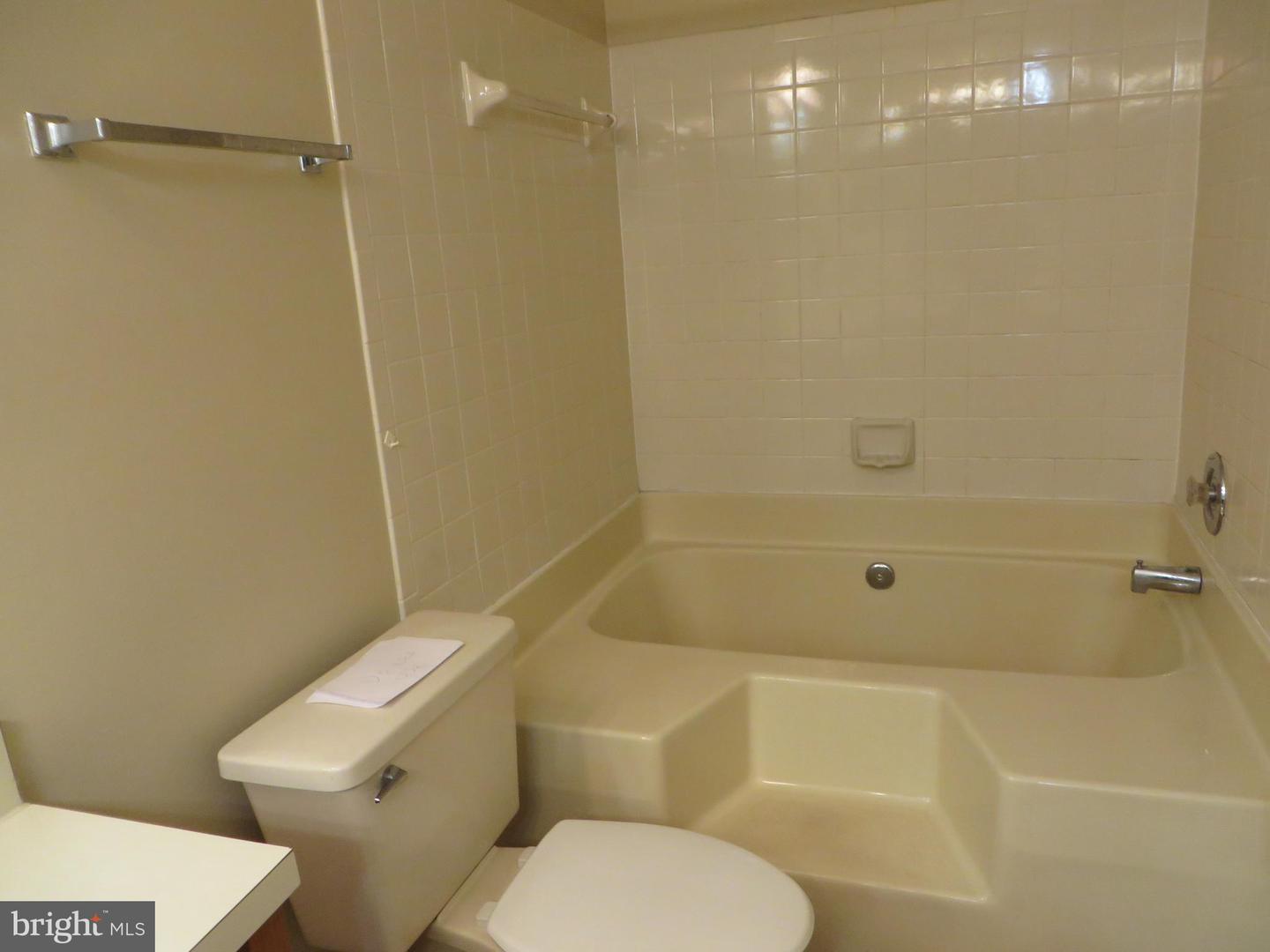 6915 VICTORIA DR #C, ALEXANDRIA, Virginia 22310, 2 Bedrooms Bedrooms, ,2 BathroomsBathrooms,Residential,For sale,6915 VICTORIA DR #C,VAFX2248902 MLS # VAFX2248902