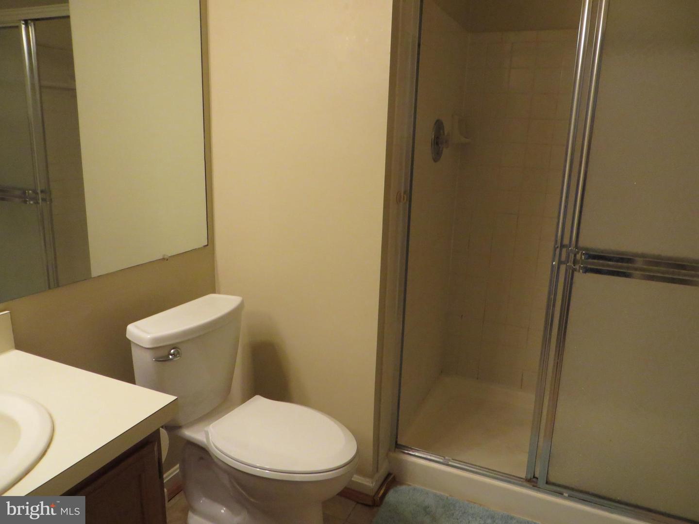 6915 VICTORIA DR #C, ALEXANDRIA, Virginia 22310, 2 Bedrooms Bedrooms, ,2 BathroomsBathrooms,Residential,For sale,6915 VICTORIA DR #C,VAFX2248902 MLS # VAFX2248902