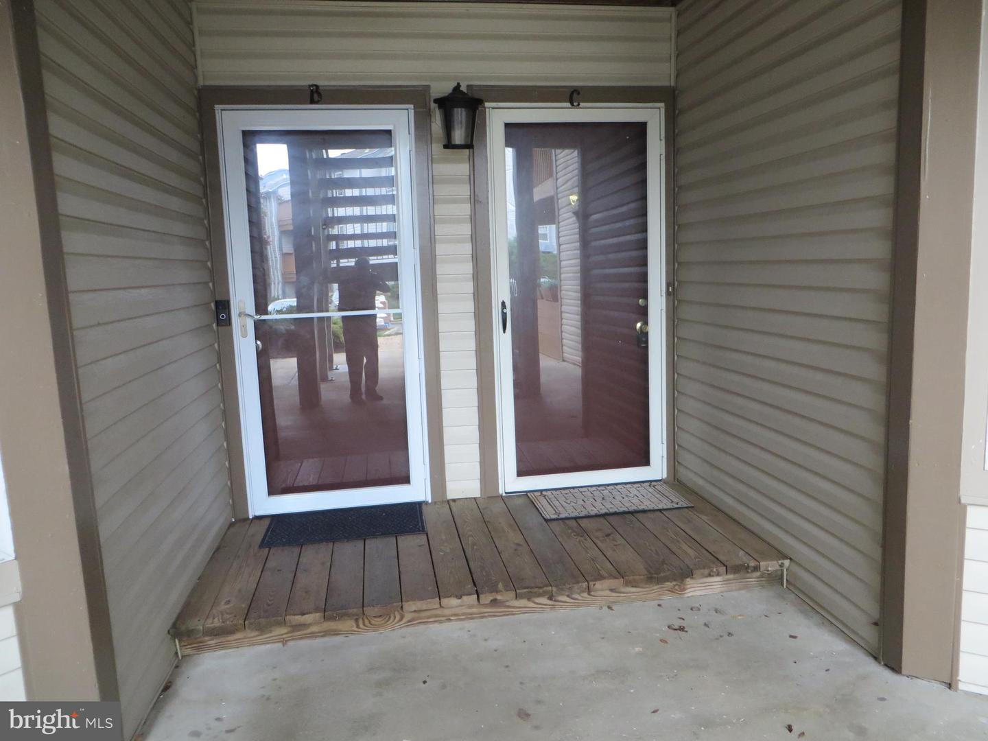 6915 VICTORIA DR #C, ALEXANDRIA, Virginia 22310, 2 Bedrooms Bedrooms, ,2 BathroomsBathrooms,Residential,For sale,6915 VICTORIA DR #C,VAFX2248902 MLS # VAFX2248902