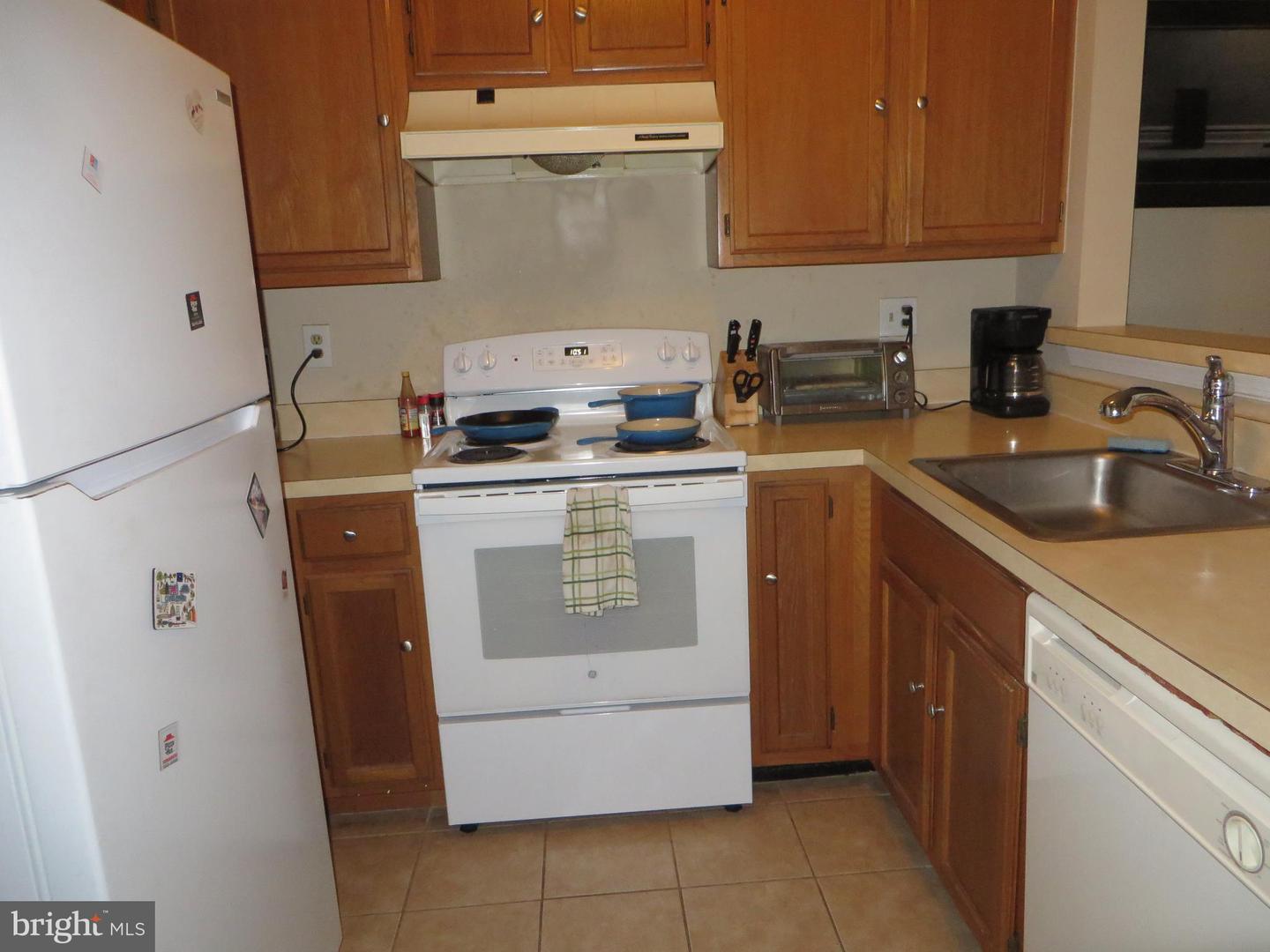 6915 VICTORIA DR #C, ALEXANDRIA, Virginia 22310, 2 Bedrooms Bedrooms, ,2 BathroomsBathrooms,Residential,For sale,6915 VICTORIA DR #C,VAFX2248902 MLS # VAFX2248902