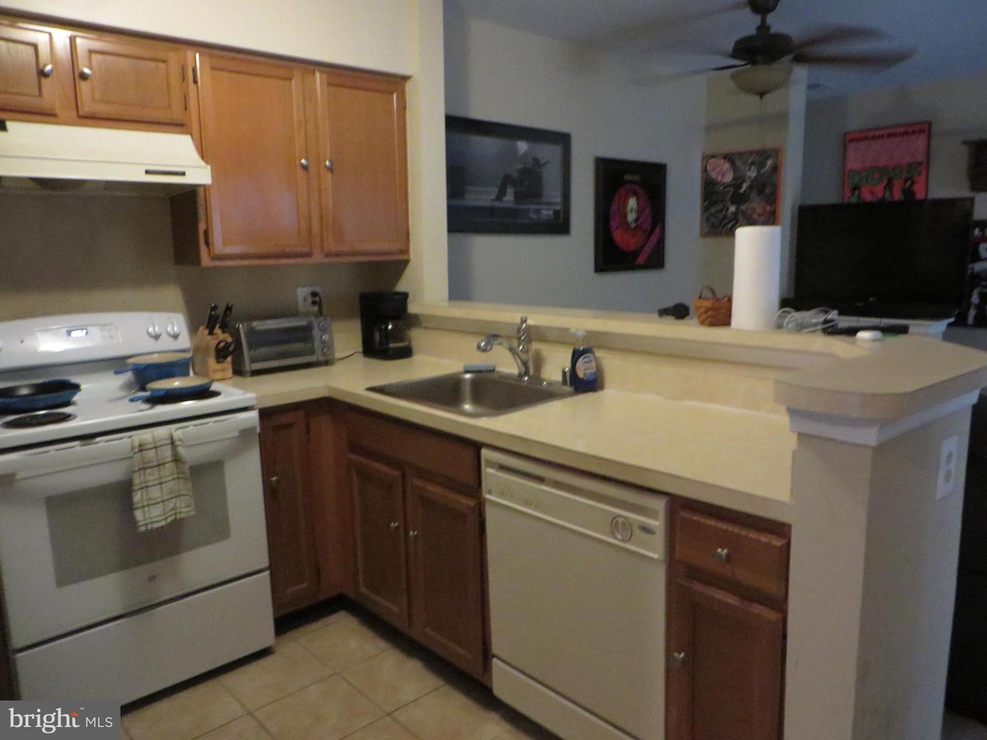 6915 VICTORIA DR #C, ALEXANDRIA, Virginia 22310, 2 Bedrooms Bedrooms, ,2 BathroomsBathrooms,Residential,For sale,6915 VICTORIA DR #C,VAFX2248902 MLS # VAFX2248902