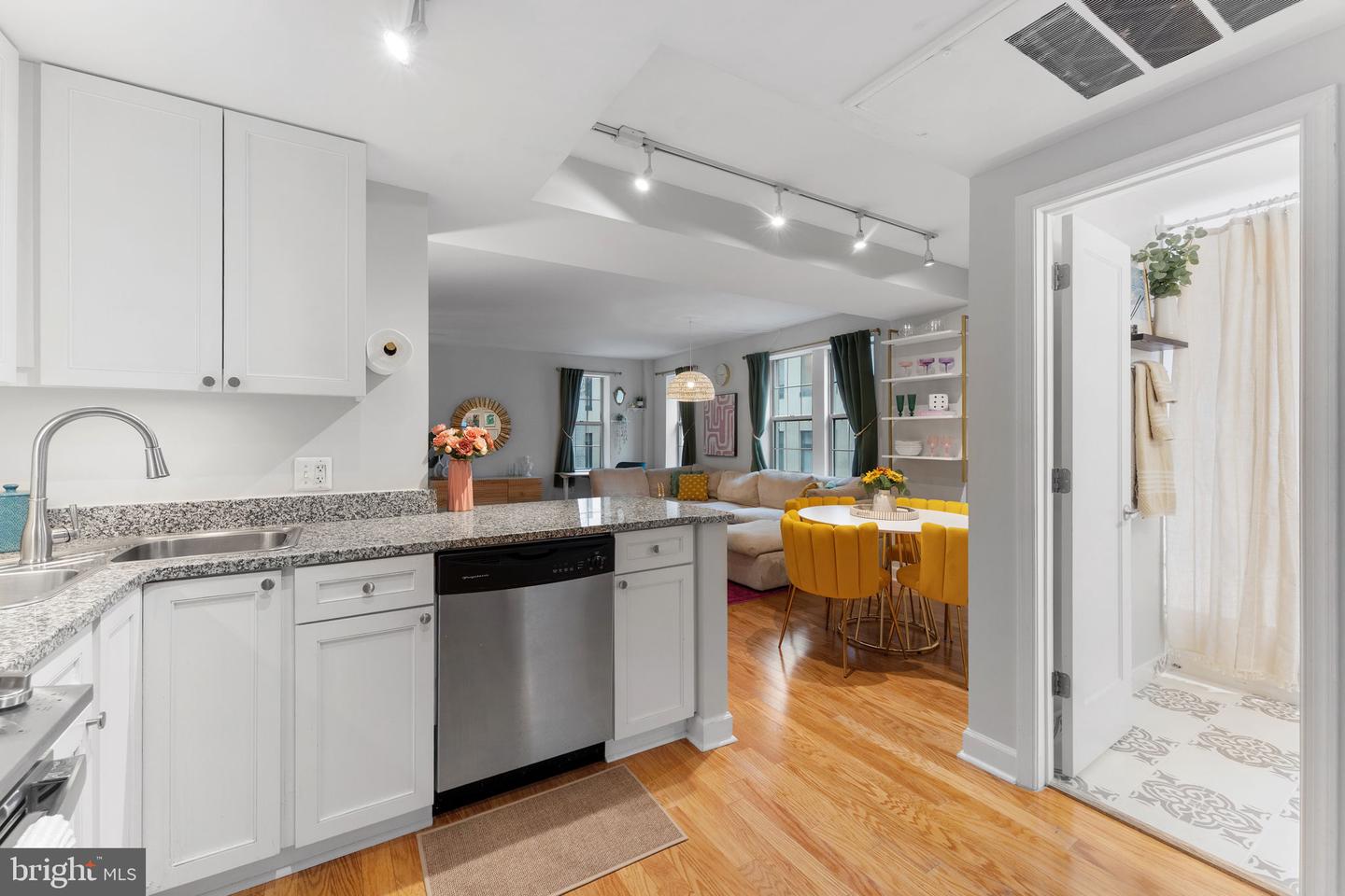 1314 MASSACHUSETTS AVE NW #506, WASHINGTON, District Of Columbia 20005, 1 Bedroom Bedrooms, ,1 BathroomBathrooms,Residential,For sale,1314 MASSACHUSETTS AVE NW #506,DCDC2206470 MLS # DCDC2206470