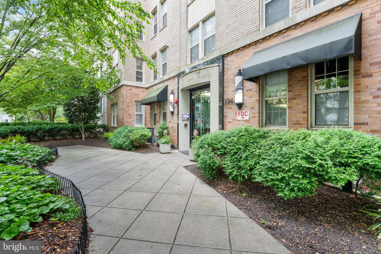 1314 MASSACHUSETTS AVE NW #506, WASHINGTON, District Of Columbia 20005, 1 Bedroom Bedrooms, ,1 BathroomBathrooms,Residential,For sale,1314 MASSACHUSETTS AVE NW #506,DCDC2206470 MLS # DCDC2206470