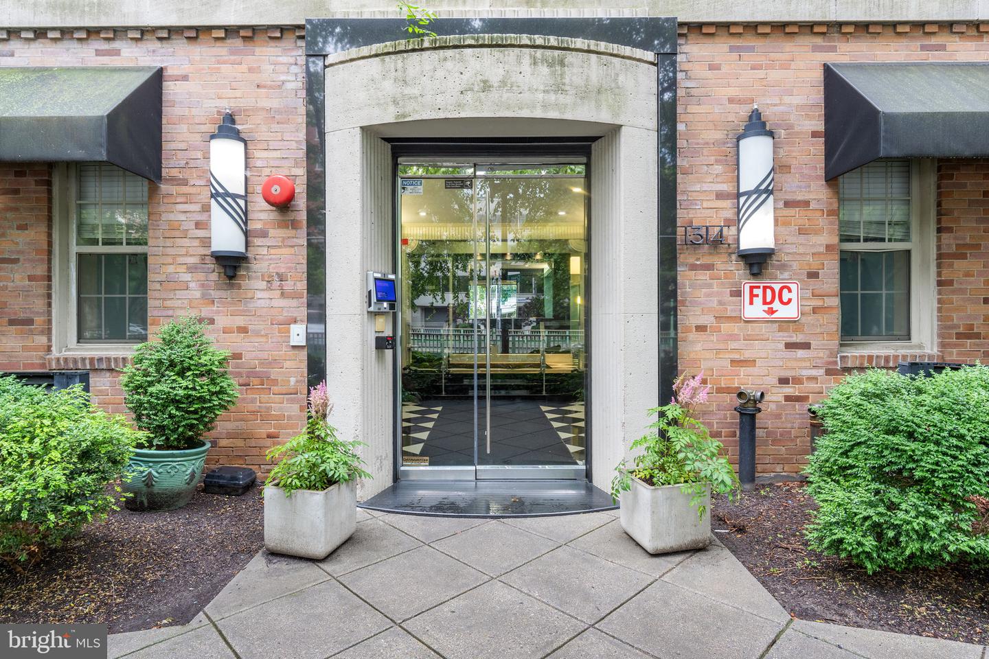 1314 MASSACHUSETTS AVE NW #506, WASHINGTON, District Of Columbia 20005, 1 Bedroom Bedrooms, ,1 BathroomBathrooms,Residential,For sale,1314 MASSACHUSETTS AVE NW #506,DCDC2206470 MLS # DCDC2206470