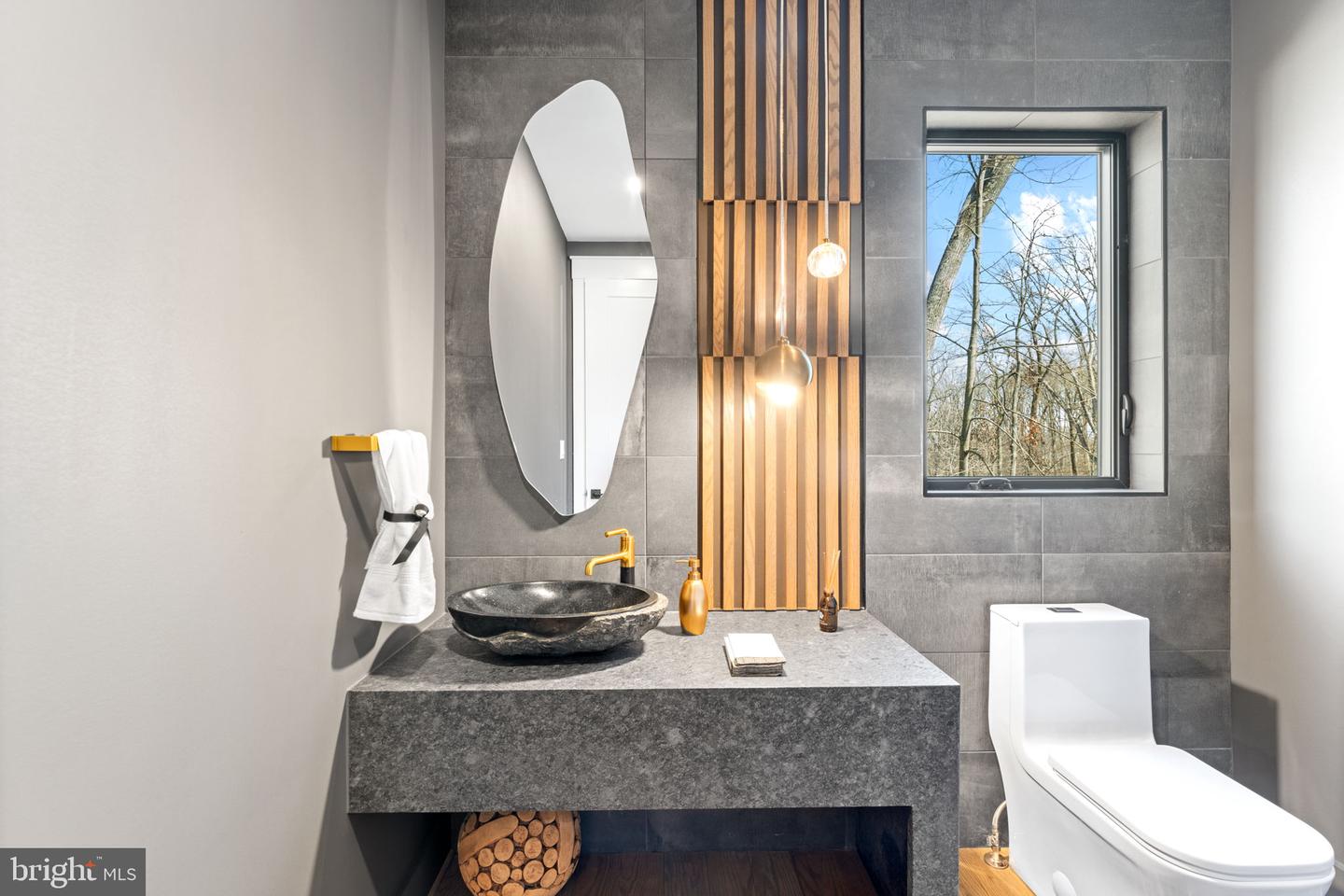 3113 CIRCLE HILL RD, ALEXANDRIA, Virginia 22305, 6 Bedrooms Bedrooms, ,6 BathroomsBathrooms,Residential,For sale,3113 CIRCLE HILL RD,VAAX2046712 MLS # VAAX2046712