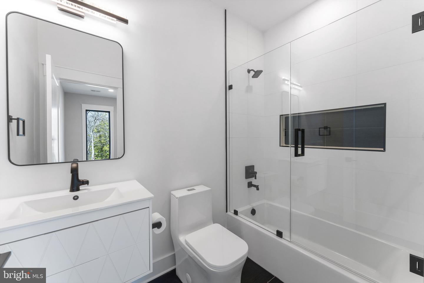 3113 CIRCLE HILL RD, ALEXANDRIA, Virginia 22305, 6 Bedrooms Bedrooms, ,6 BathroomsBathrooms,Residential,For sale,3113 CIRCLE HILL RD,VAAX2046712 MLS # VAAX2046712