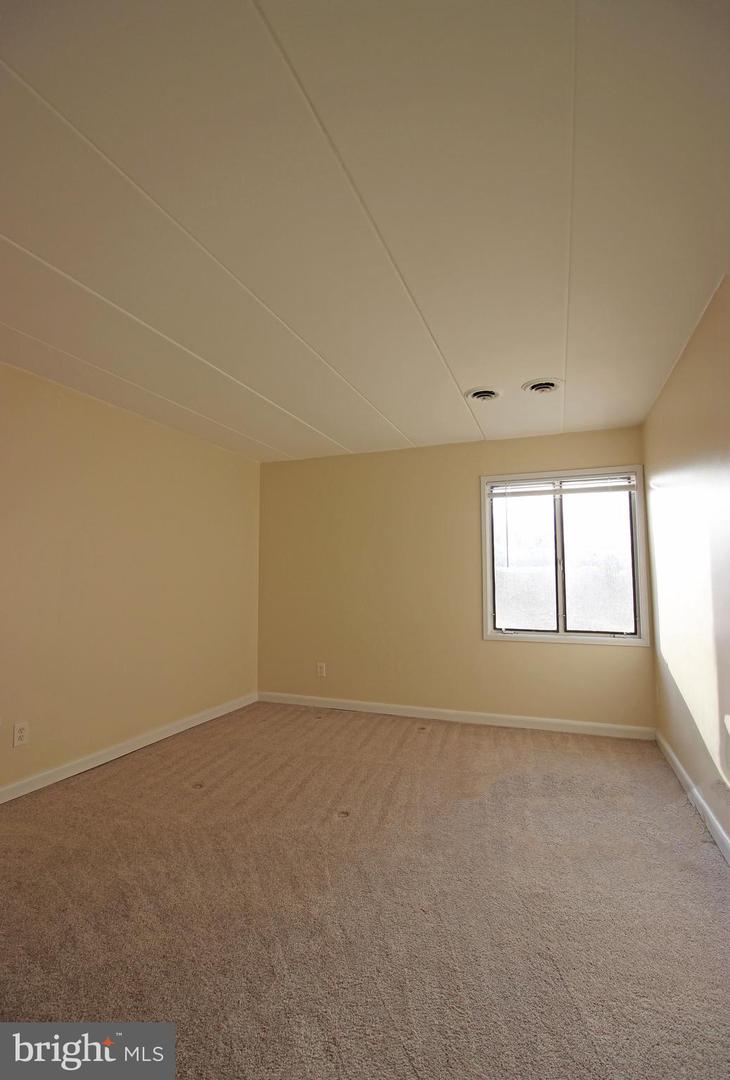 2632 FT FARNSWORTH RD #1B, ALEXANDRIA, Virginia 22303, 2 Bedrooms Bedrooms, ,1 BathroomBathrooms,Residential,For sale,2632 FT FARNSWORTH RD #1B,VAFX2248958 MLS # VAFX2248958