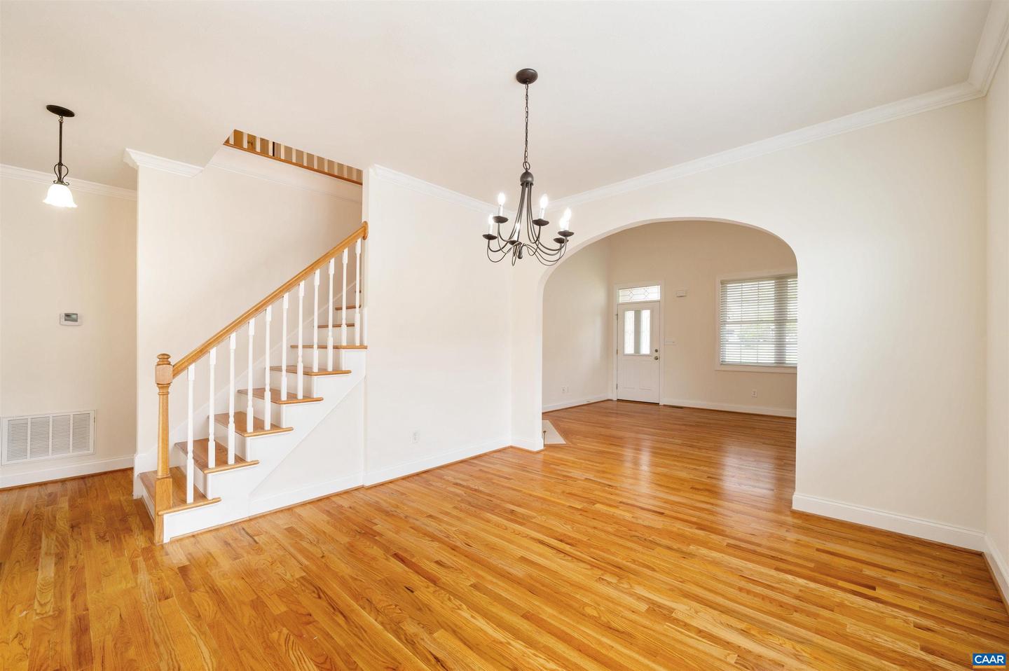 16 E PARK VIEW DR, STAUNTON, Virginia 24401, 3 Bedrooms Bedrooms, ,2 BathroomsBathrooms,Residential,For sale,16 E PARK VIEW DR,665886 MLS # 665886