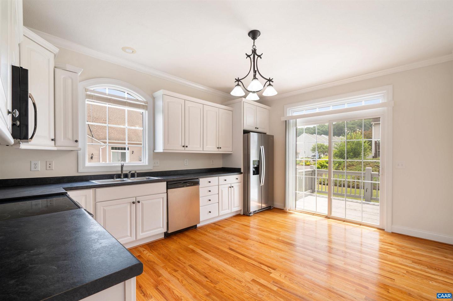 16 E PARK VIEW DR, STAUNTON, Virginia 24401, 3 Bedrooms Bedrooms, ,2 BathroomsBathrooms,Residential,For sale,16 E PARK VIEW DR,665886 MLS # 665886