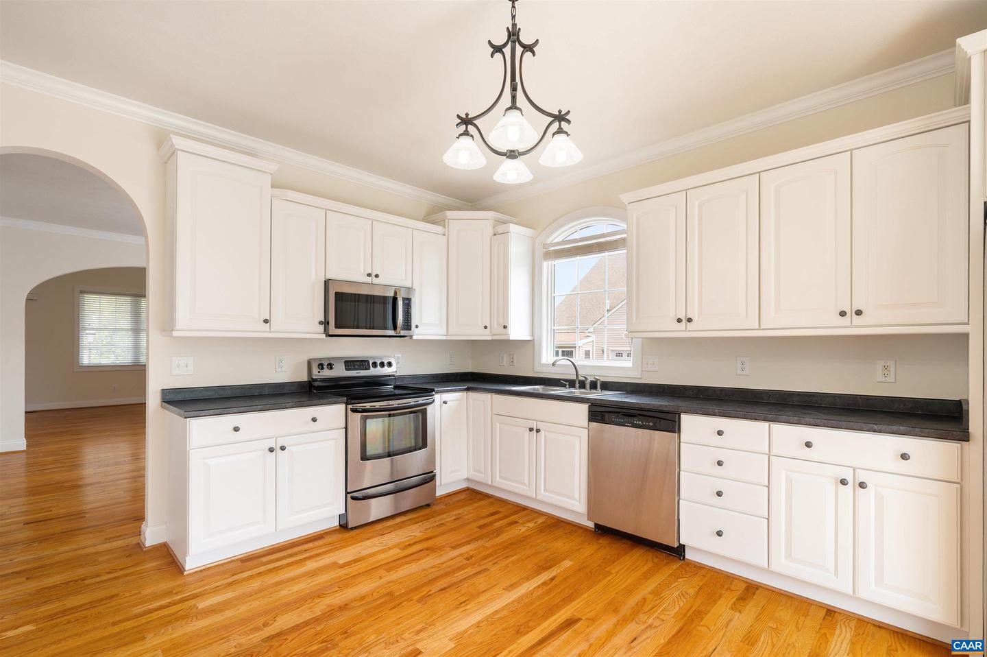 16 E PARK VIEW DR, STAUNTON, Virginia 24401, 3 Bedrooms Bedrooms, ,2 BathroomsBathrooms,Residential,For sale,16 E PARK VIEW DR,665886 MLS # 665886