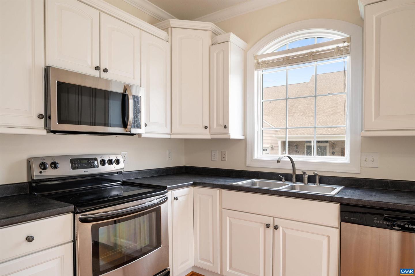 16 E PARK VIEW DR, STAUNTON, Virginia 24401, 3 Bedrooms Bedrooms, ,2 BathroomsBathrooms,Residential,For sale,16 E PARK VIEW DR,665886 MLS # 665886