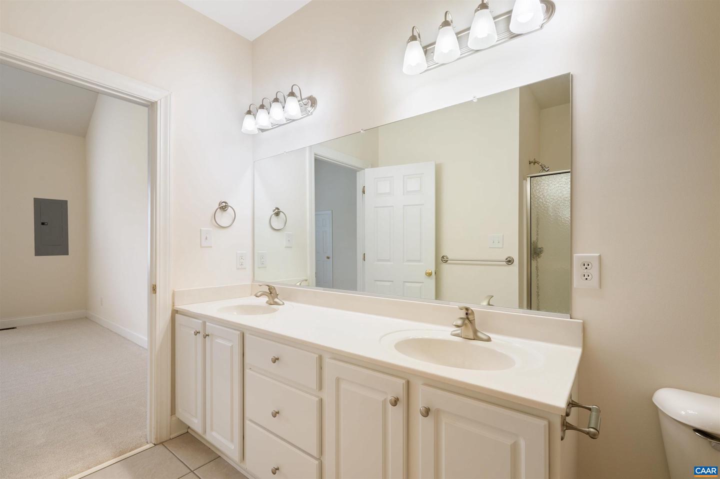 16 E PARK VIEW DR, STAUNTON, Virginia 24401, 3 Bedrooms Bedrooms, ,2 BathroomsBathrooms,Residential,For sale,16 E PARK VIEW DR,665886 MLS # 665886