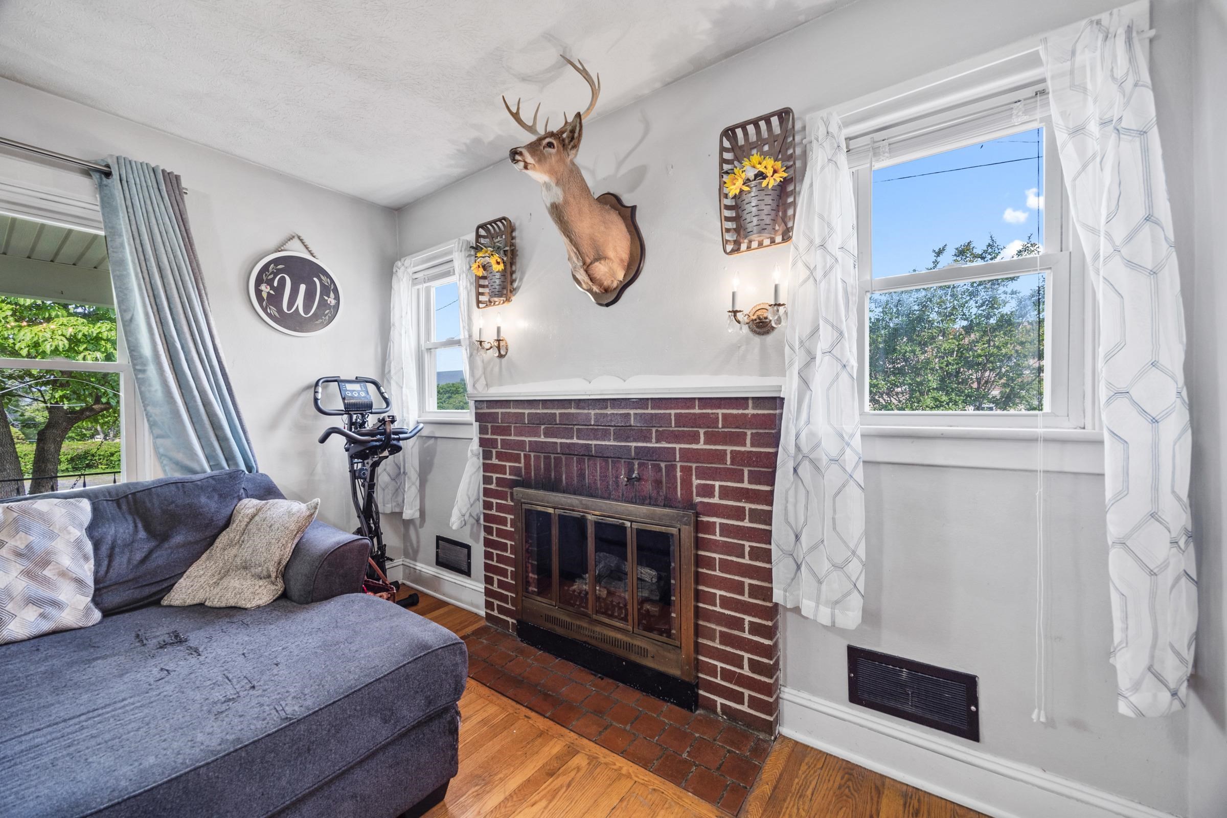 600 TENTH ST, SHENANDOAH, Virginia 22849, 3 Bedrooms Bedrooms, ,1 BathroomBathrooms,Residential,600 TENTH ST,665912 MLS # 665912