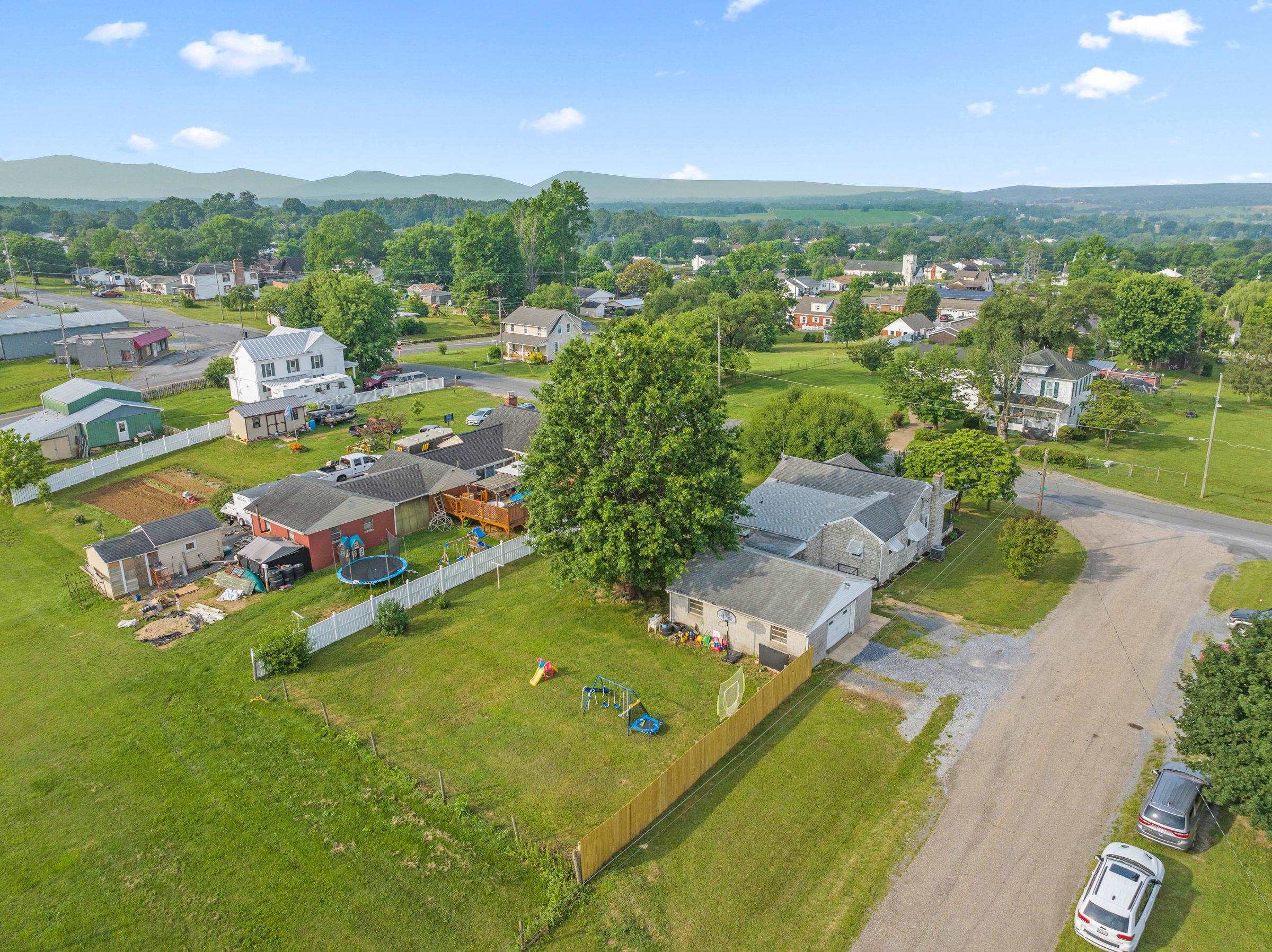 600 TENTH ST, SHENANDOAH, Virginia 22849, 3 Bedrooms Bedrooms, ,1 BathroomBathrooms,Residential,600 TENTH ST,665912 MLS # 665912