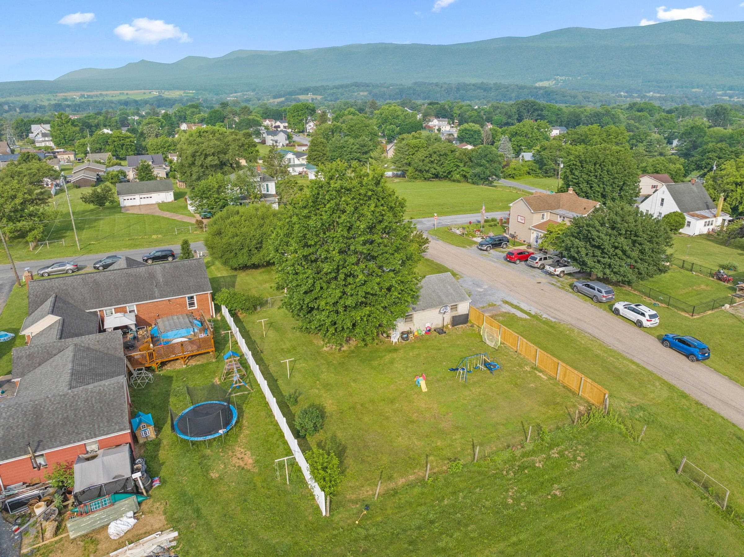 600 TENTH ST, SHENANDOAH, Virginia 22849, 3 Bedrooms Bedrooms, ,1 BathroomBathrooms,Residential,600 TENTH ST,665912 MLS # 665912
