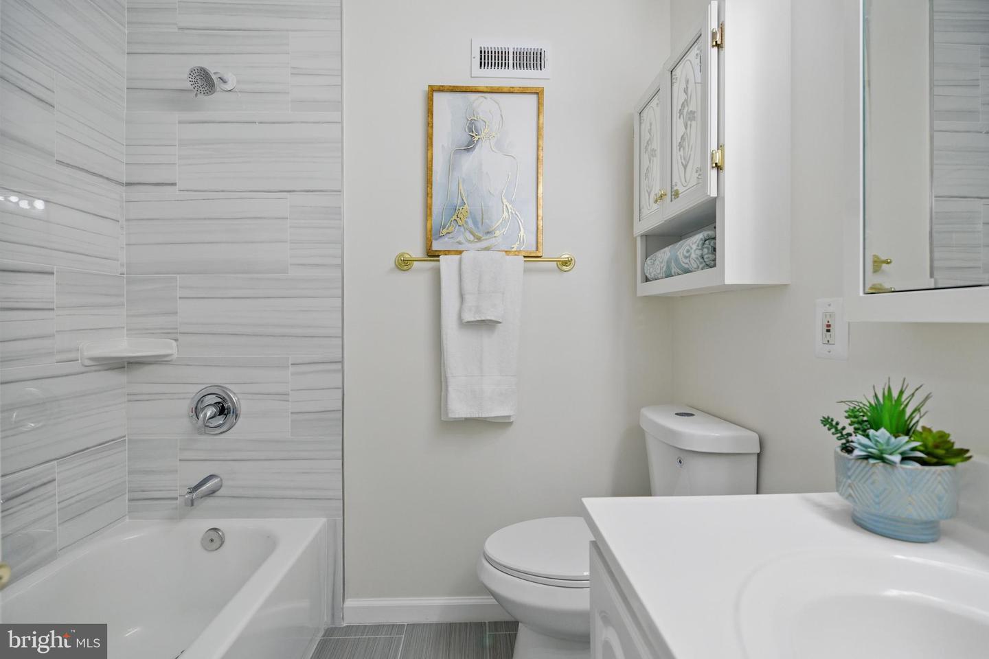3820 DANBURY CT, WOODBRIDGE, Virginia 22193, 4 Bedrooms Bedrooms, ,2 BathroomsBathrooms,Residential,For sale,3820 DANBURY CT,VAPW2093242 MLS # VAPW2093242