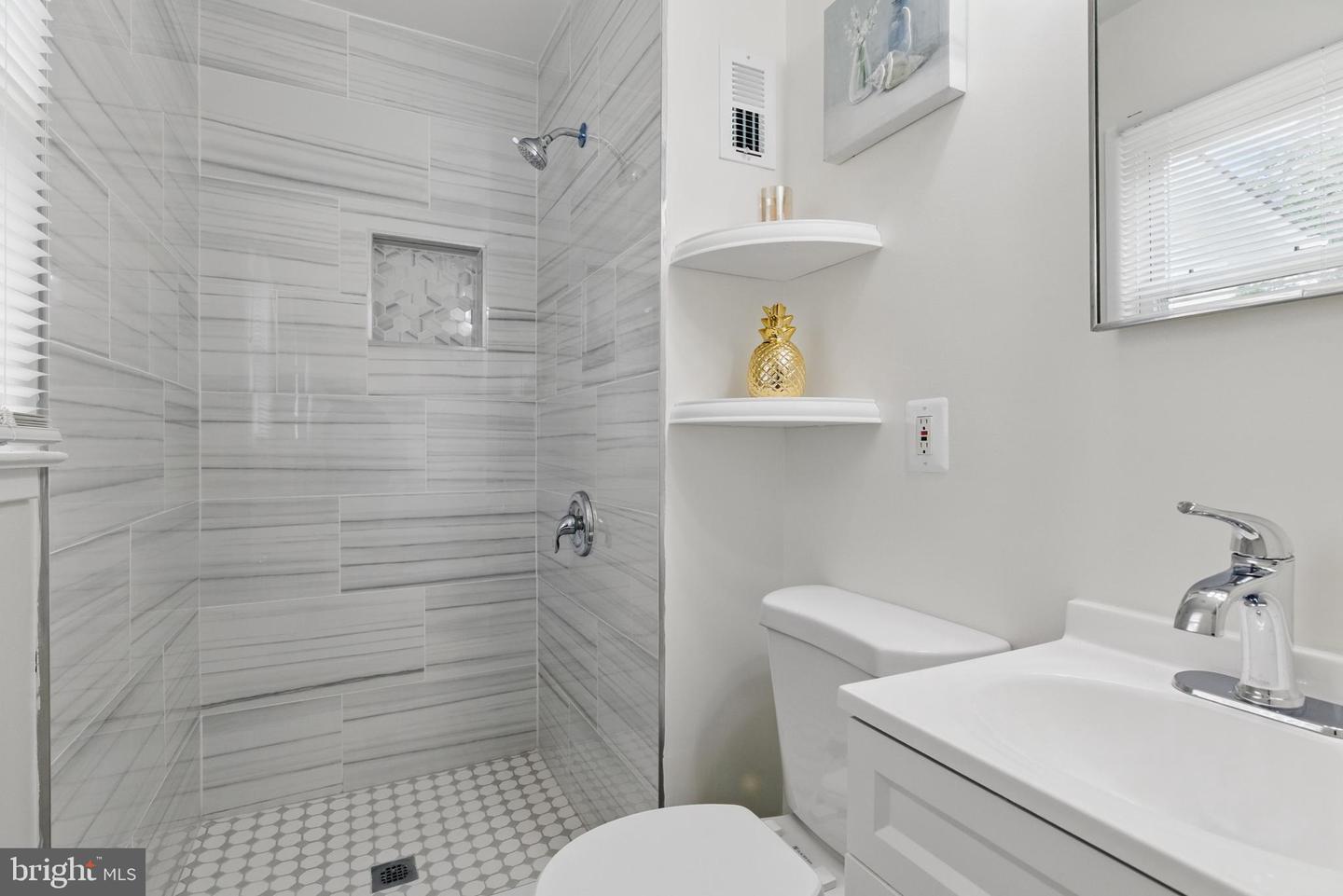 3820 DANBURY CT, WOODBRIDGE, Virginia 22193, 4 Bedrooms Bedrooms, ,2 BathroomsBathrooms,Residential,For sale,3820 DANBURY CT,VAPW2093242 MLS # VAPW2093242