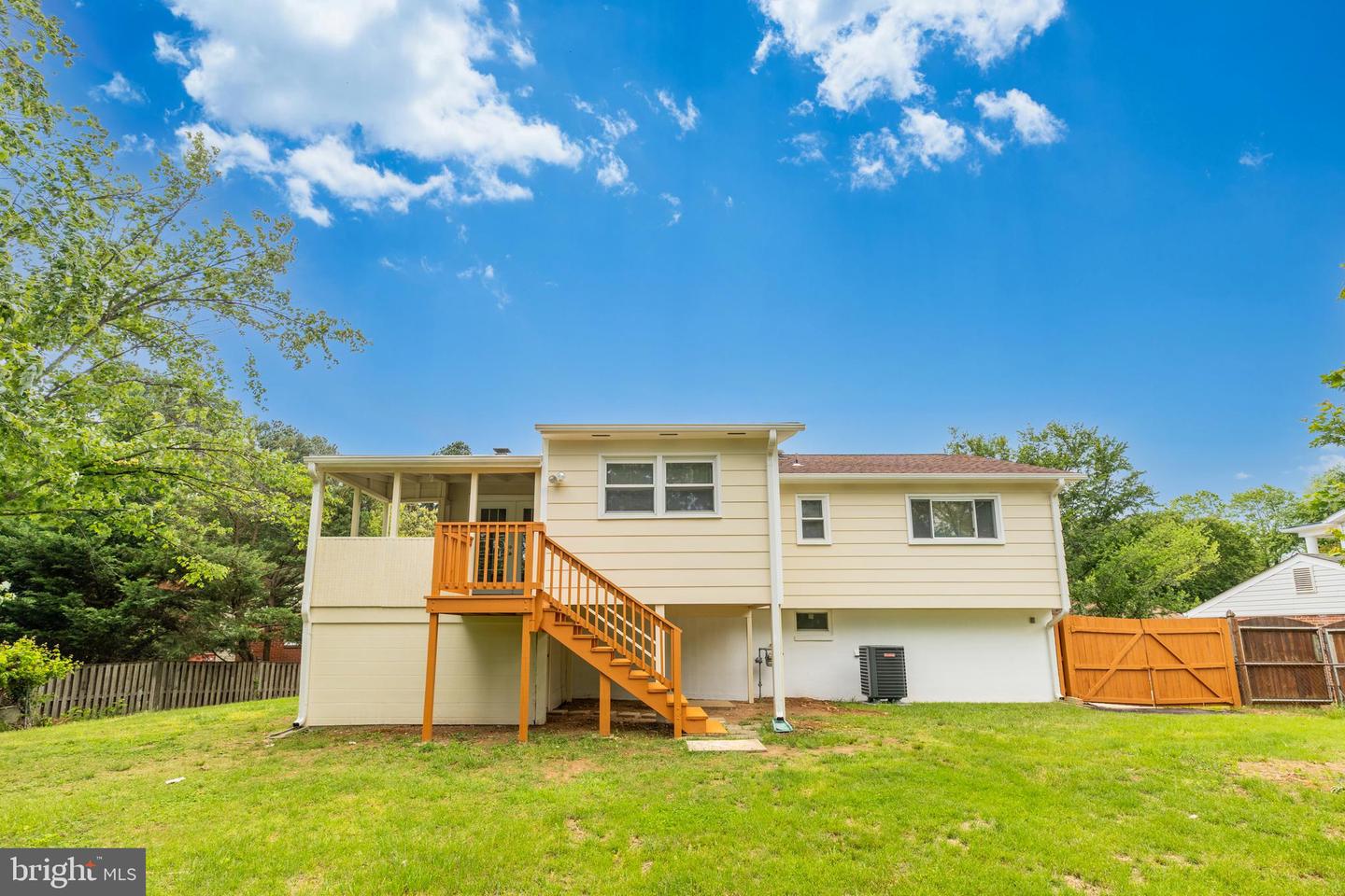 3820 DANBURY CT, WOODBRIDGE, Virginia 22193, 4 Bedrooms Bedrooms, ,2 BathroomsBathrooms,Residential,For sale,3820 DANBURY CT,VAPW2093242 MLS # VAPW2093242