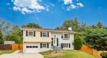 3820 DANBURY CT, WOODBRIDGE, Virginia 22193, 4 Bedrooms Bedrooms, ,2 BathroomsBathrooms,Residential,For sale,3820 DANBURY CT,VAPW2093242 MLS # VAPW2093242