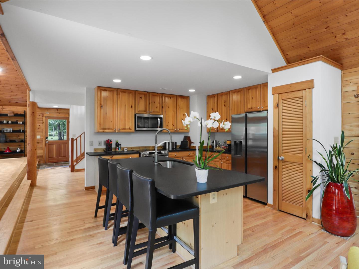 16091 GOSSUM CT, HAYMARKET, Virginia 20169, 4 Bedrooms Bedrooms, ,3 BathroomsBathrooms,Residential,For sale,16091 GOSSUM CT,VAPW2093558 MLS # VAPW2093558