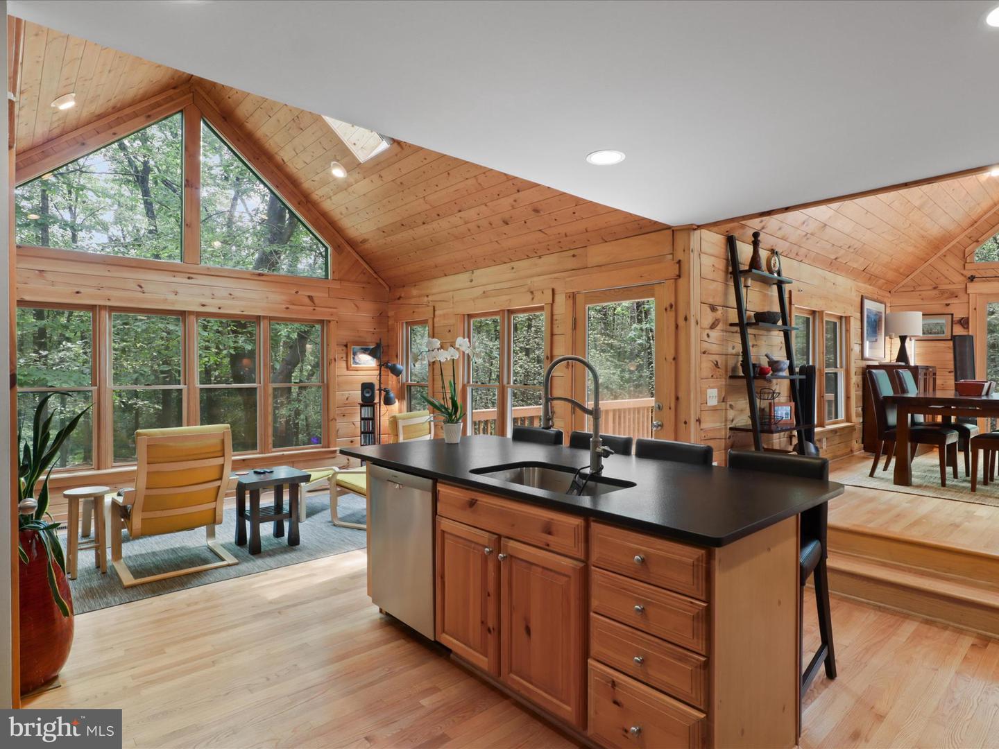 16091 GOSSUM CT, HAYMARKET, Virginia 20169, 4 Bedrooms Bedrooms, ,3 BathroomsBathrooms,Residential,For sale,16091 GOSSUM CT,VAPW2093558 MLS # VAPW2093558