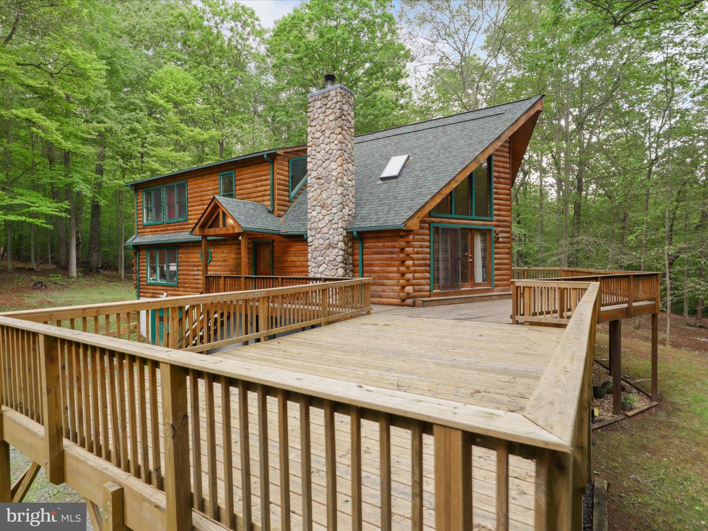16091 GOSSUM CT, HAYMARKET, Virginia 20169, 4 Bedrooms Bedrooms, ,3 BathroomsBathrooms,Residential,For sale,16091 GOSSUM CT,VAPW2093558 MLS # VAPW2093558