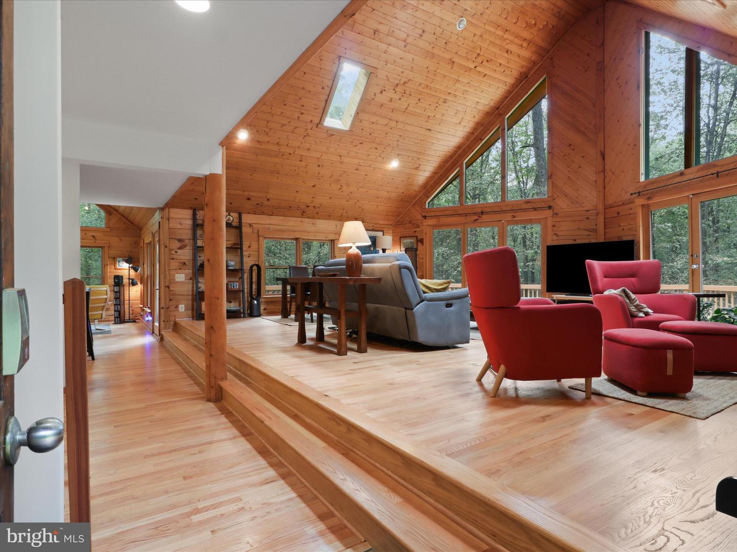 16091 GOSSUM CT, HAYMARKET, Virginia 20169, 4 Bedrooms Bedrooms, ,3 BathroomsBathrooms,Residential,For sale,16091 GOSSUM CT,VAPW2093558 MLS # VAPW2093558